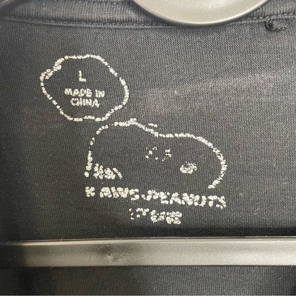 Kaws × Peanuts × Uniqlo Kaws x Uniqlo x Peanuts Joe Kaws Yawn Outline Tee Black L Size US L / EU 52-54 / 3 - 3 Thumbnail