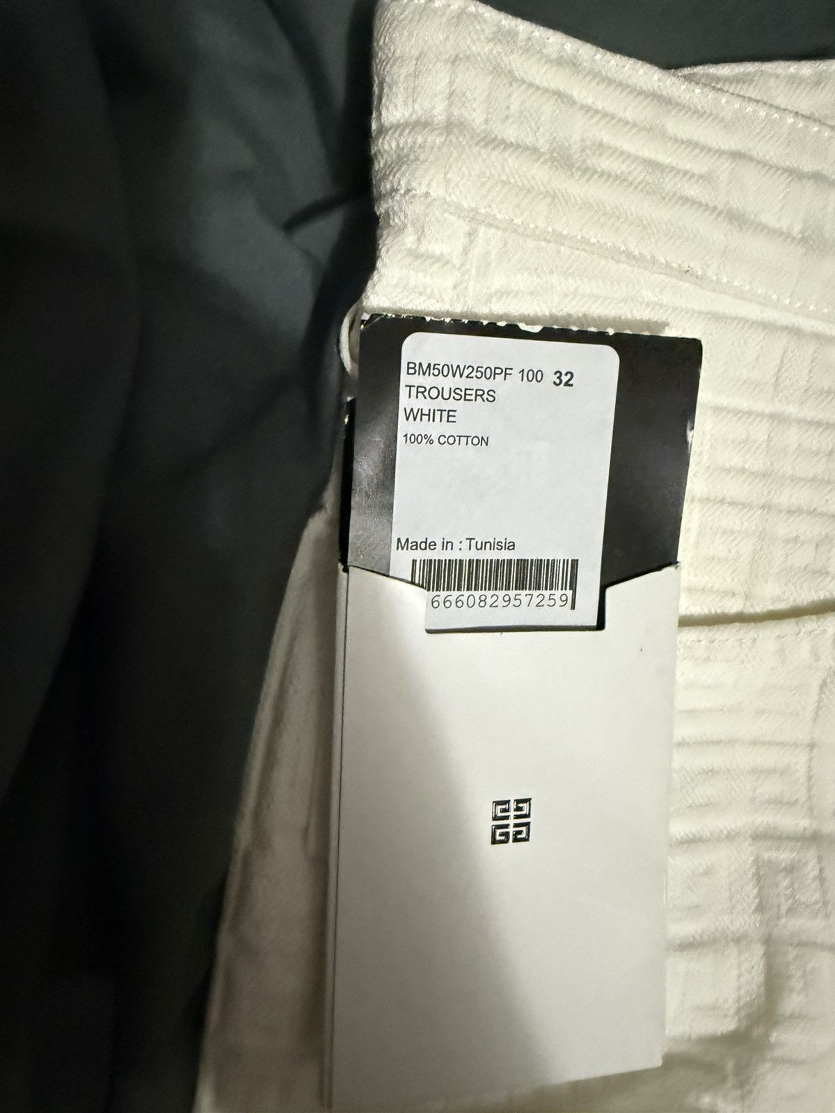 Givenchy Givenchy 4G Embossed straight leg denim white Size US 32 / EU 48 - 3 Thumbnail