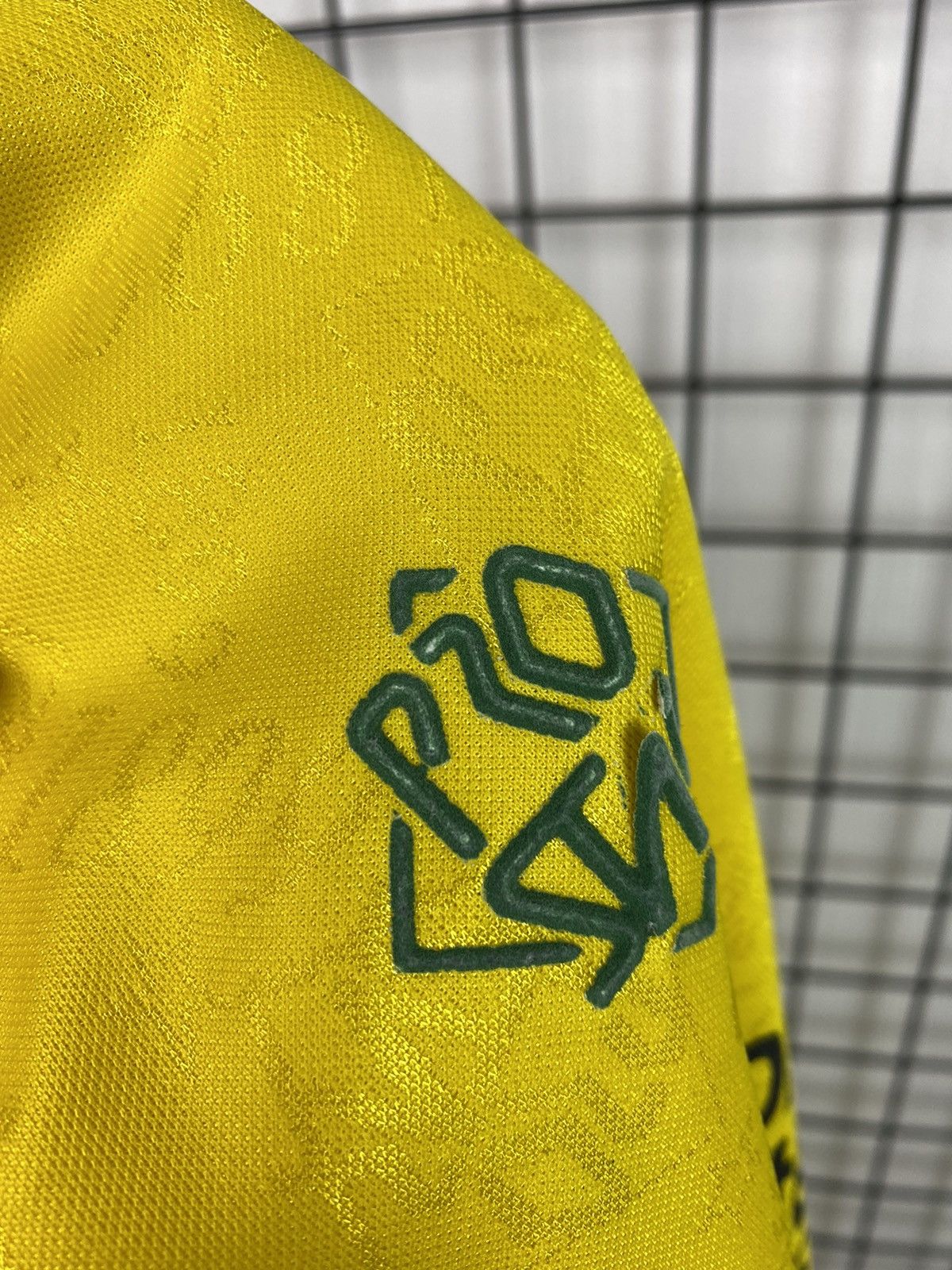 Vintage Vintage Norwich #12 Player Pro Star Football Jersey Men’s M Size US M / EU 48-50 / 2 - 16 Thumbnail