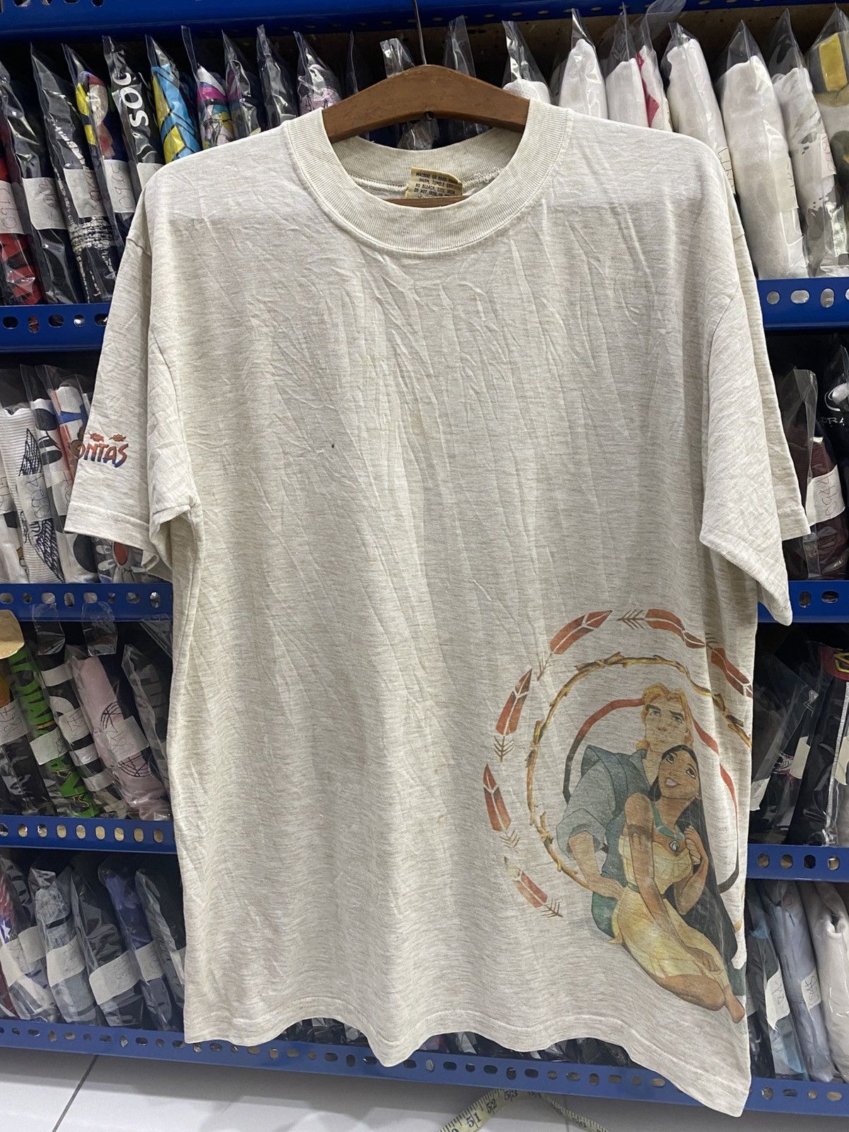 Disney VINTAGE POCAHONTAS TSHIRT Size US L / EU 52-54 / 3 - 1 Thumbnail