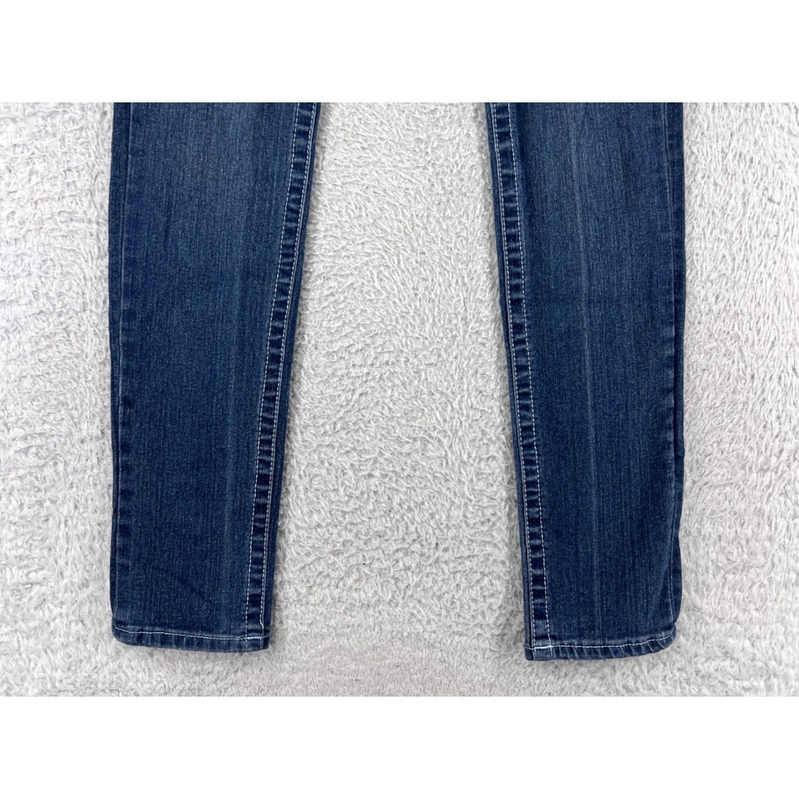 True Religion True Religion Jeans Women 27 Blue Denim Skinny 5-Pocket Design Regular Medium Wash Casual Mens? Wait end. Size 27" / US 4 / IT 40 - 7 Thumbnail