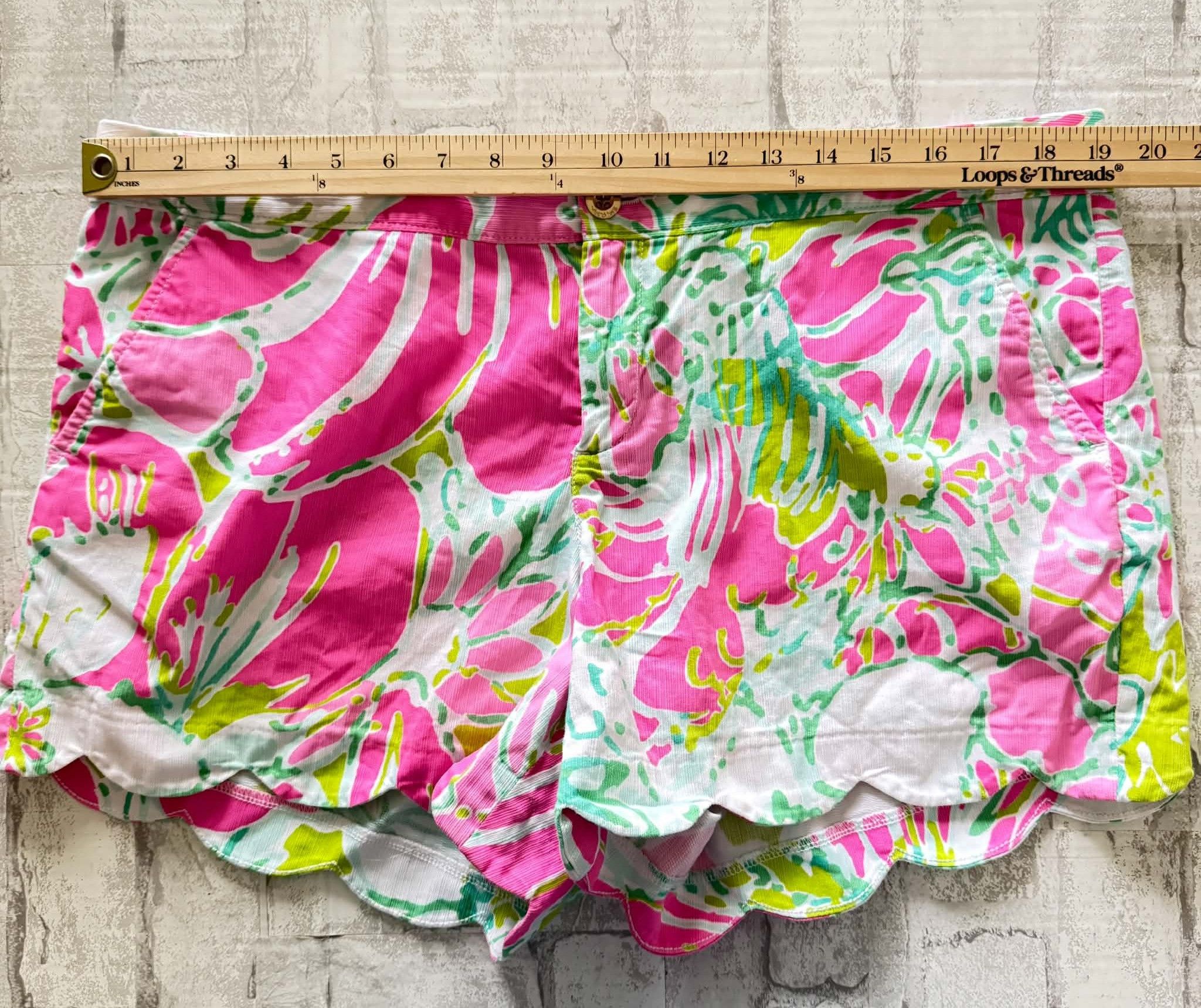 Lilly Pulitzer Lilly Pulitzer Buttercup Shorts Pink Floral Scalloped Hem Size 38" / US 16 / IT 52 - 4 Thumbnail