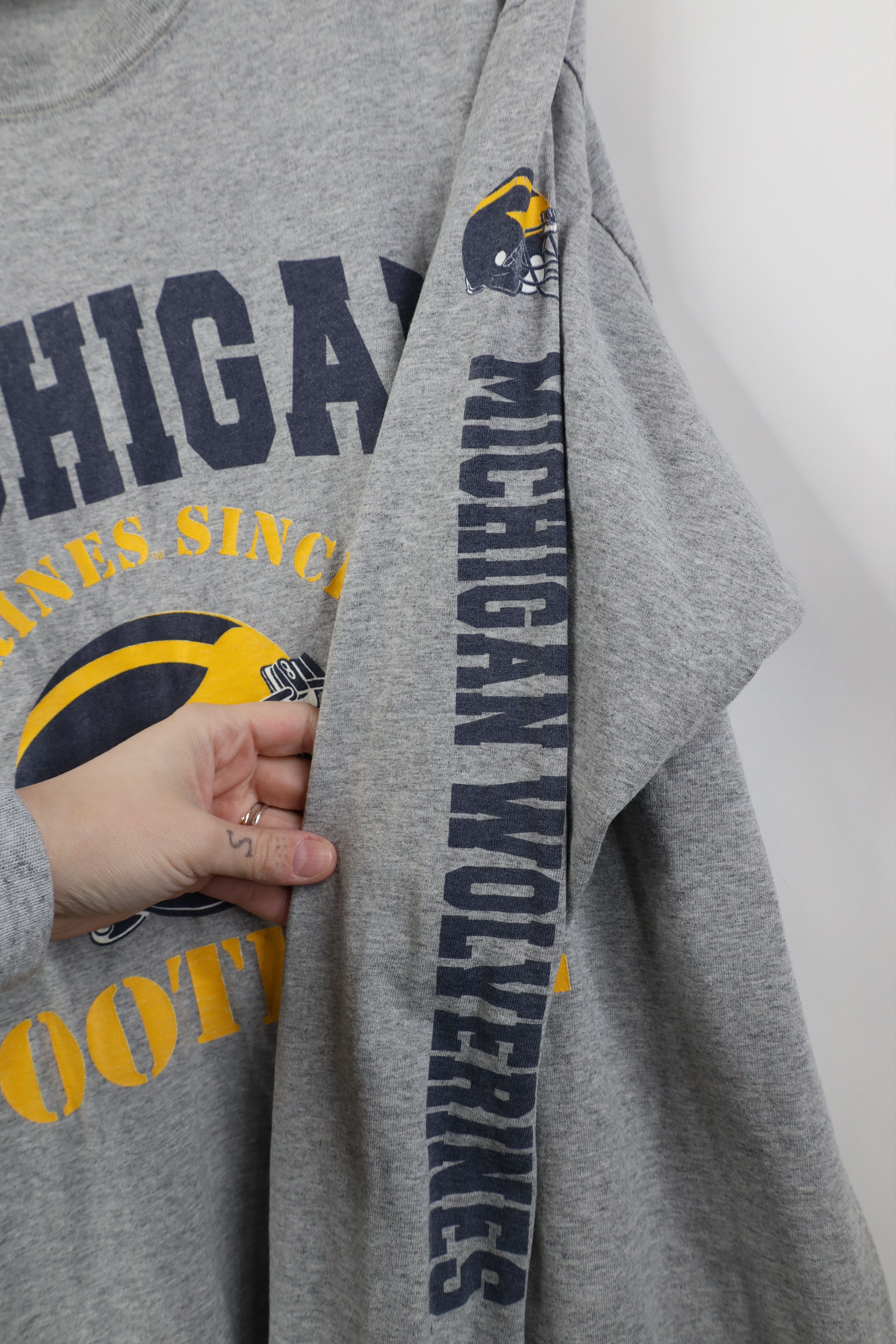 Vintage Vintage 90s University of Michigan Long Sleeve T-Shirt Size US L / EU 52-54 / 3 - 8 Thumbnail
