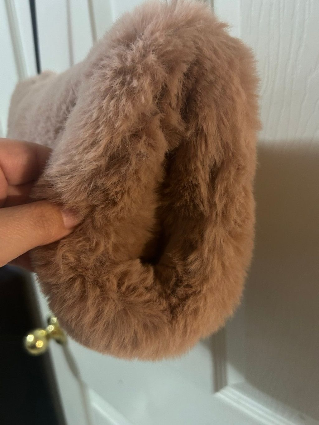 The Unbranded Brand Women's Unbranded Faux Fur hand warmer One Size Pink Size ONE SIZE - 2 Thumbnail