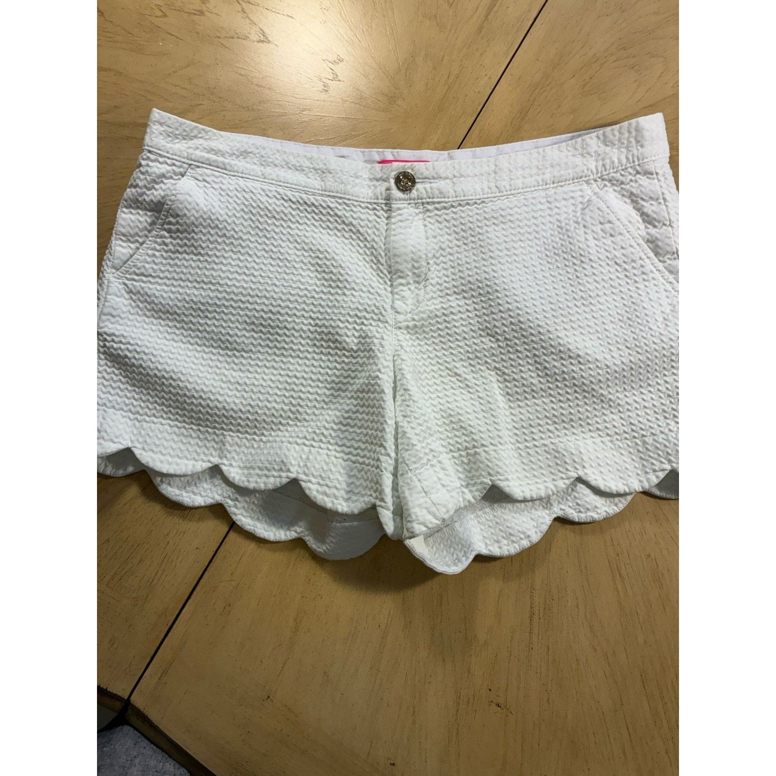 Lilly Pulitzer Lilly Pulitzer Madison White Seersucker Scalloped Womens 10 Size 32" / US 10 / IT 46 - 14 Thumbnail