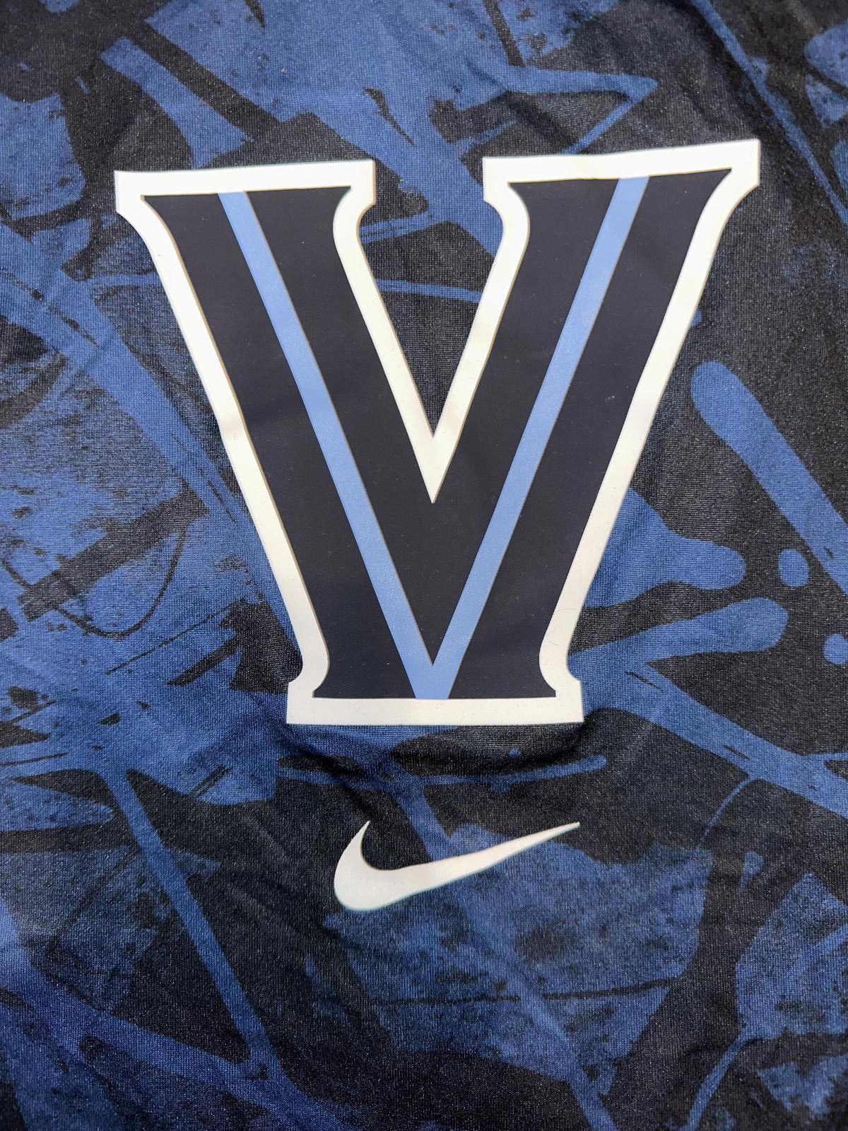 Nike Nike Elite Men’s Villanova Wildcats Spotlight Sideline Long Sleeve Shirt Sample Size US M / EU 48-50 / 2 - 3 Thumbnail