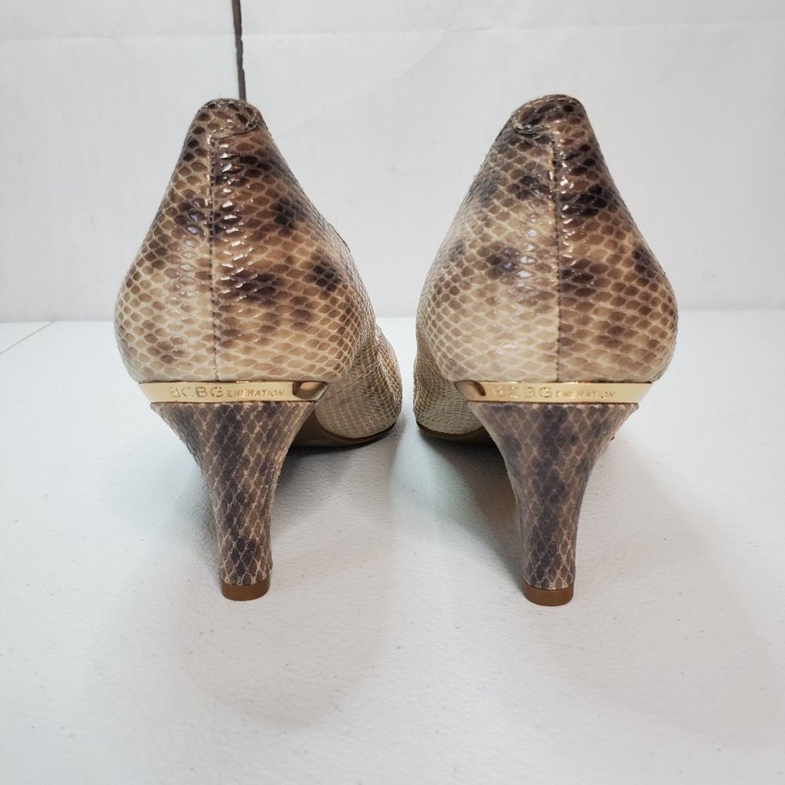 Designer BCBGeneration Gumby Faux Snake Print Leather Pumps 8.5 Size US 8.5 / IT 38.5 - 3 Thumbnail