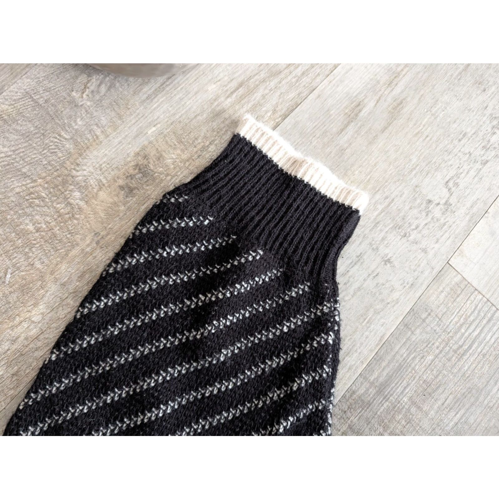 Vintage VINTAGE Fiji Sweater Mens Black White Geometric Knit Mock Neck Pullover XL Italy Hand Washable Casual Formal Travel Size US XL / EU 56 / 4 - 6 Thumbnail