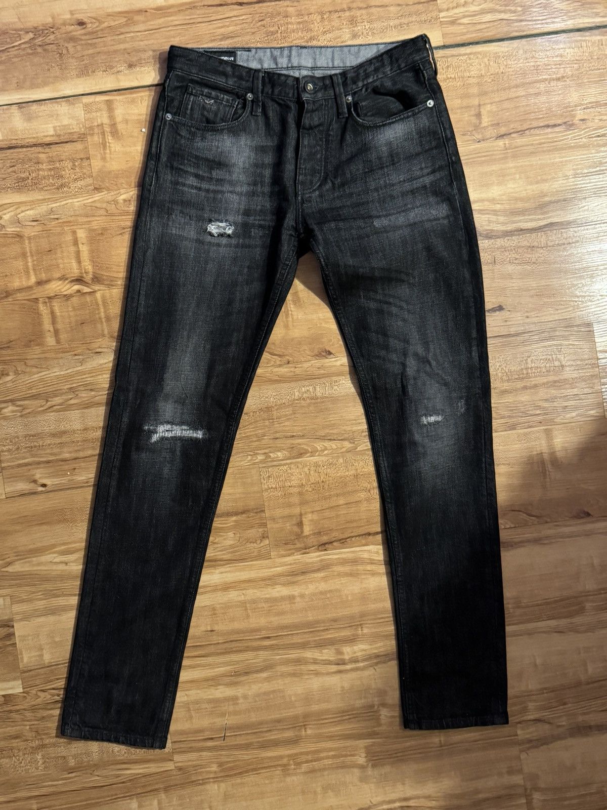 Armani × Emporio Armani Emporio Armani j75 Distressed Jeans 29x32 Size US 29 - 1 Thumbnail
