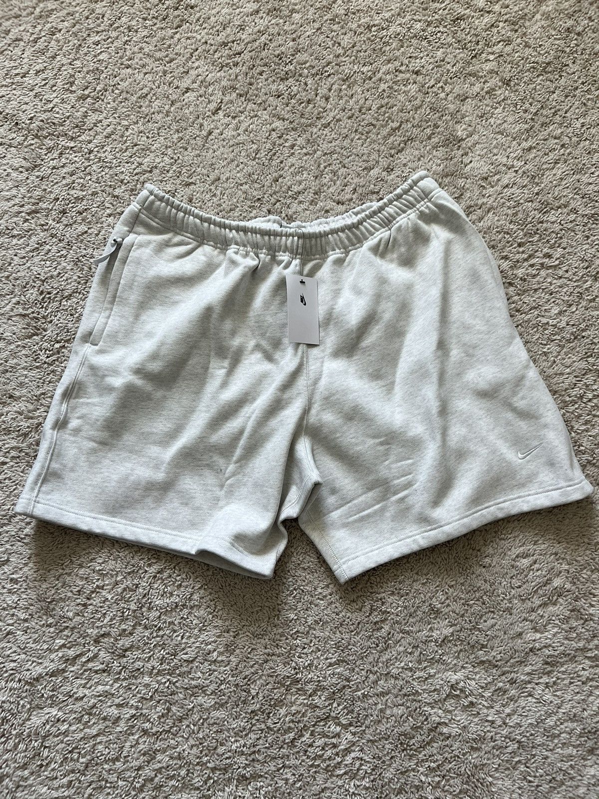 Nike Solo Swoosh Fleece Shorts White Loose Fit