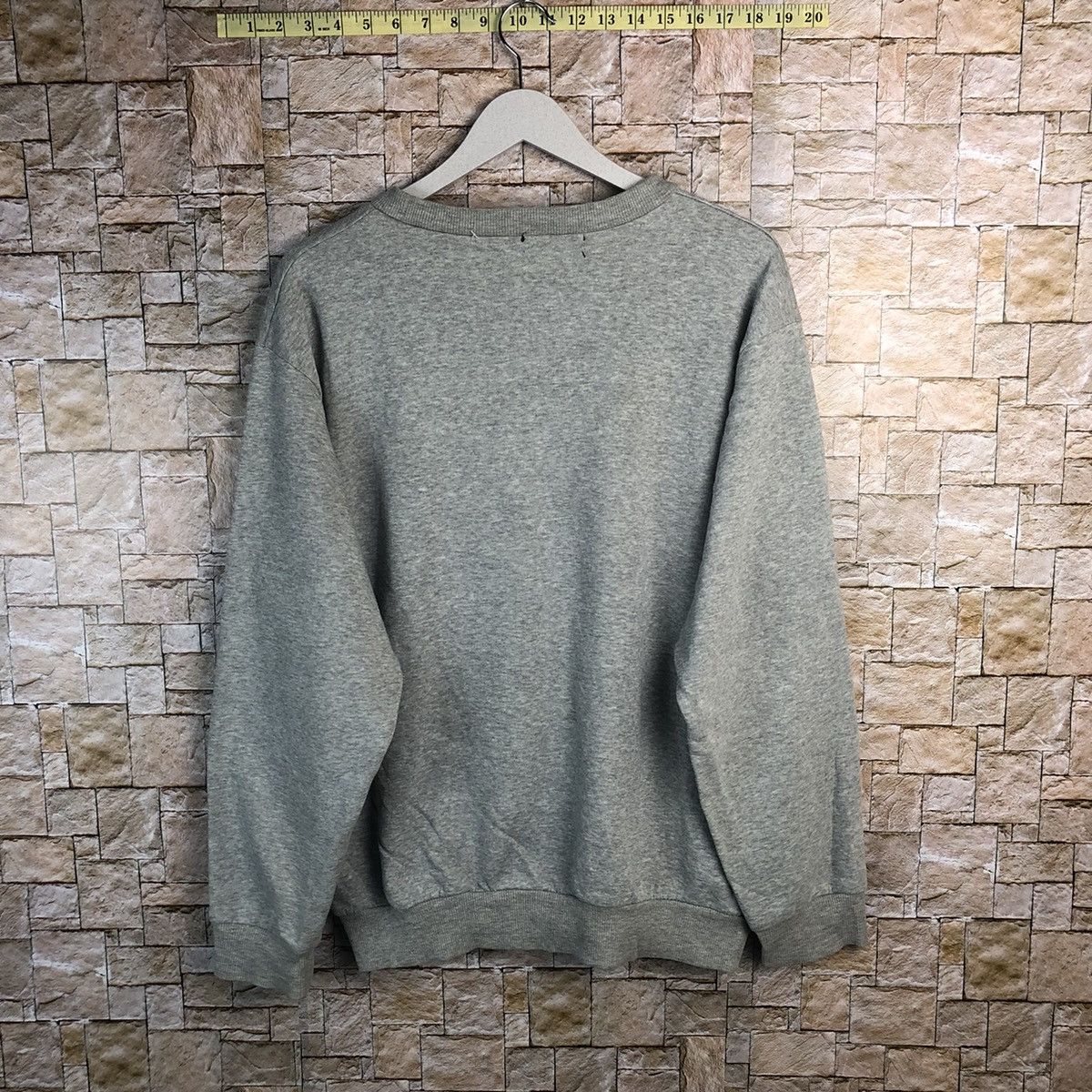 Japanese Brand × Vintage World Bear Grey vintage Sweatshirt #A171 Size US L / EU 52-54 / 3 - 13 Thumbnail