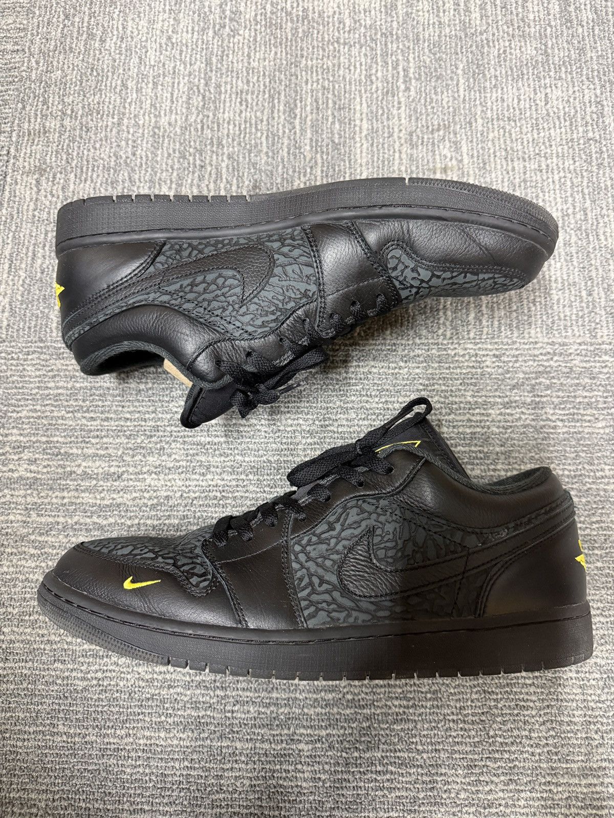 Jordan Brand Jordan 1 Low SE Black Tour Yellow Anthracite Size US 12 / EU 45 - 1 Thumbnail