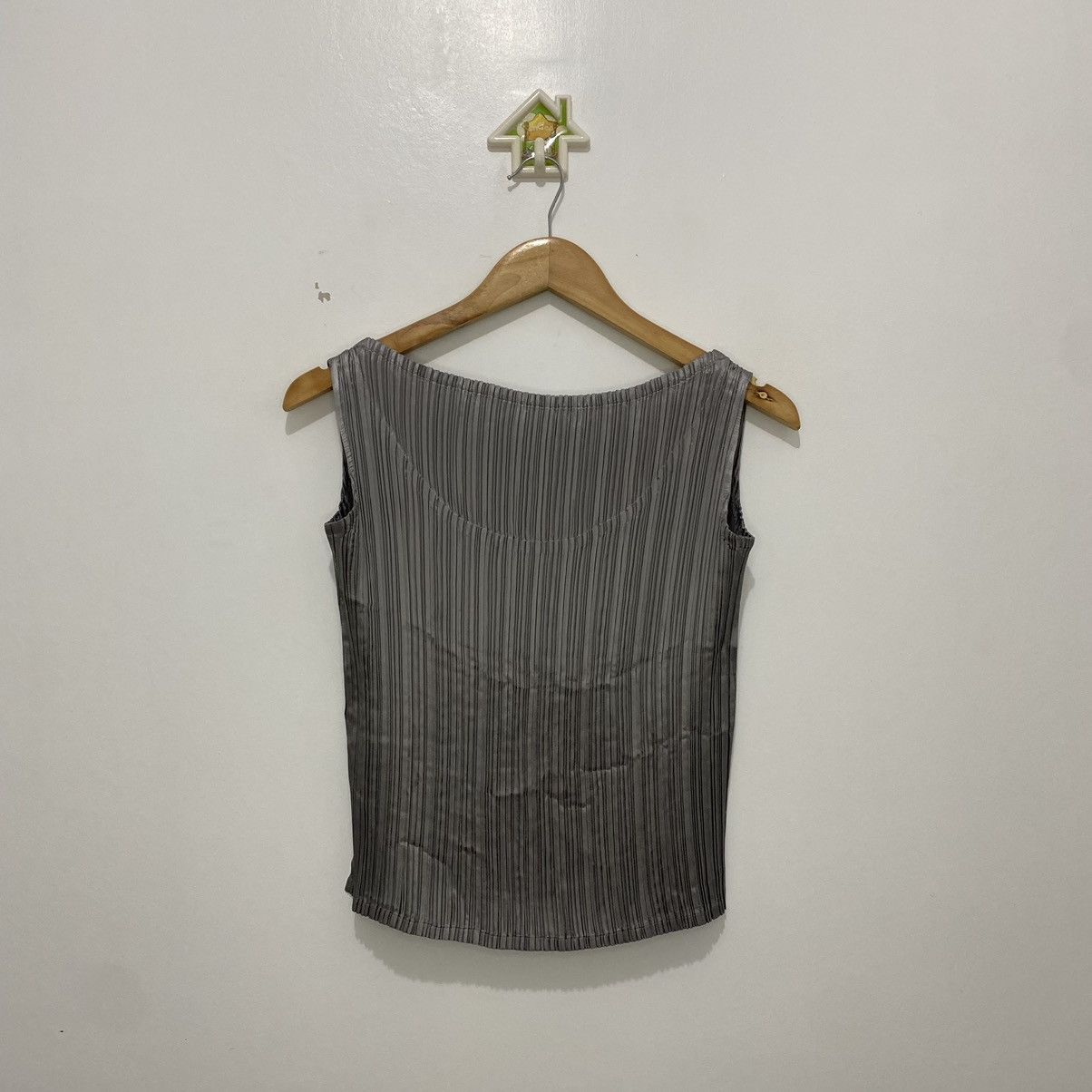 Issey Miyake × Pleats Please Issey Miyake Issey Miyake Pleated Sleeveless Top Size S / US 4 / IT 40 - 3 Thumbnail