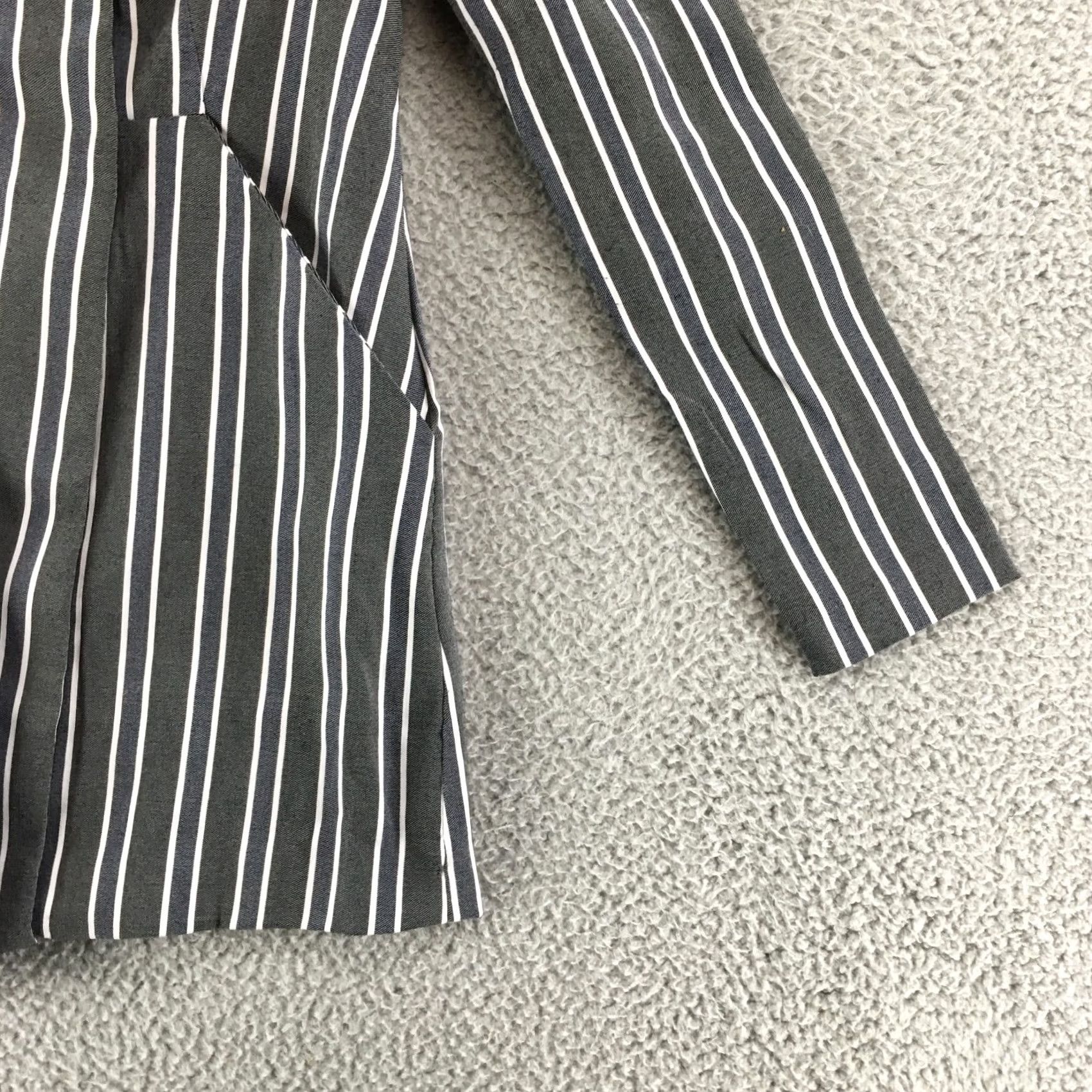 BCBGeneration BCBGGeneration Blazer Jacket Womens XS Grey Long Sleeve Open Front Pinstriped Size XXS / US 00 / IT 34 - 3 Thumbnail