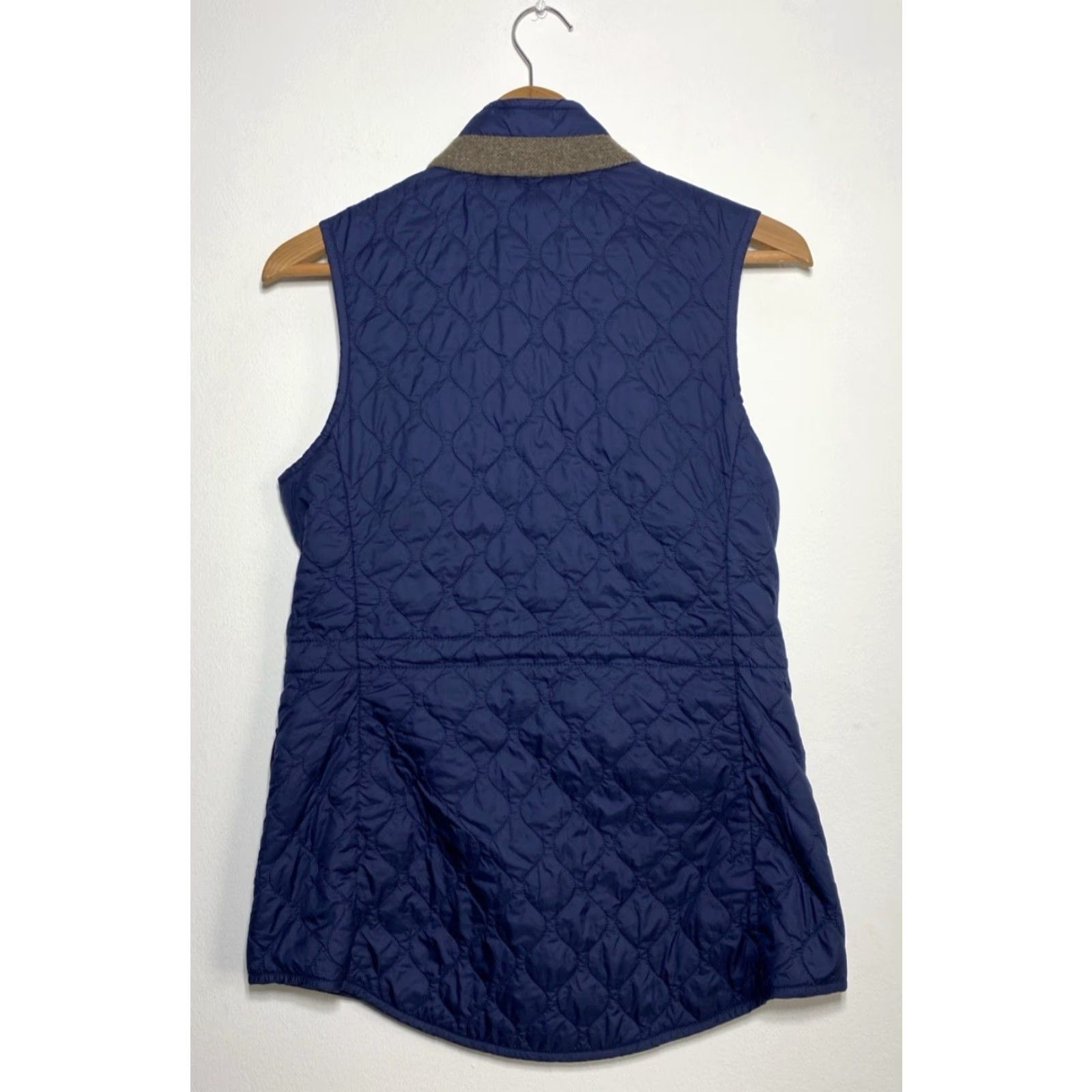 Peter Millar Peter Millar Women’s Addison Quilted Travel Vest Navy S Small Lambswool Trim vest Size S / US 4 / IT 40 - 5 Thumbnail