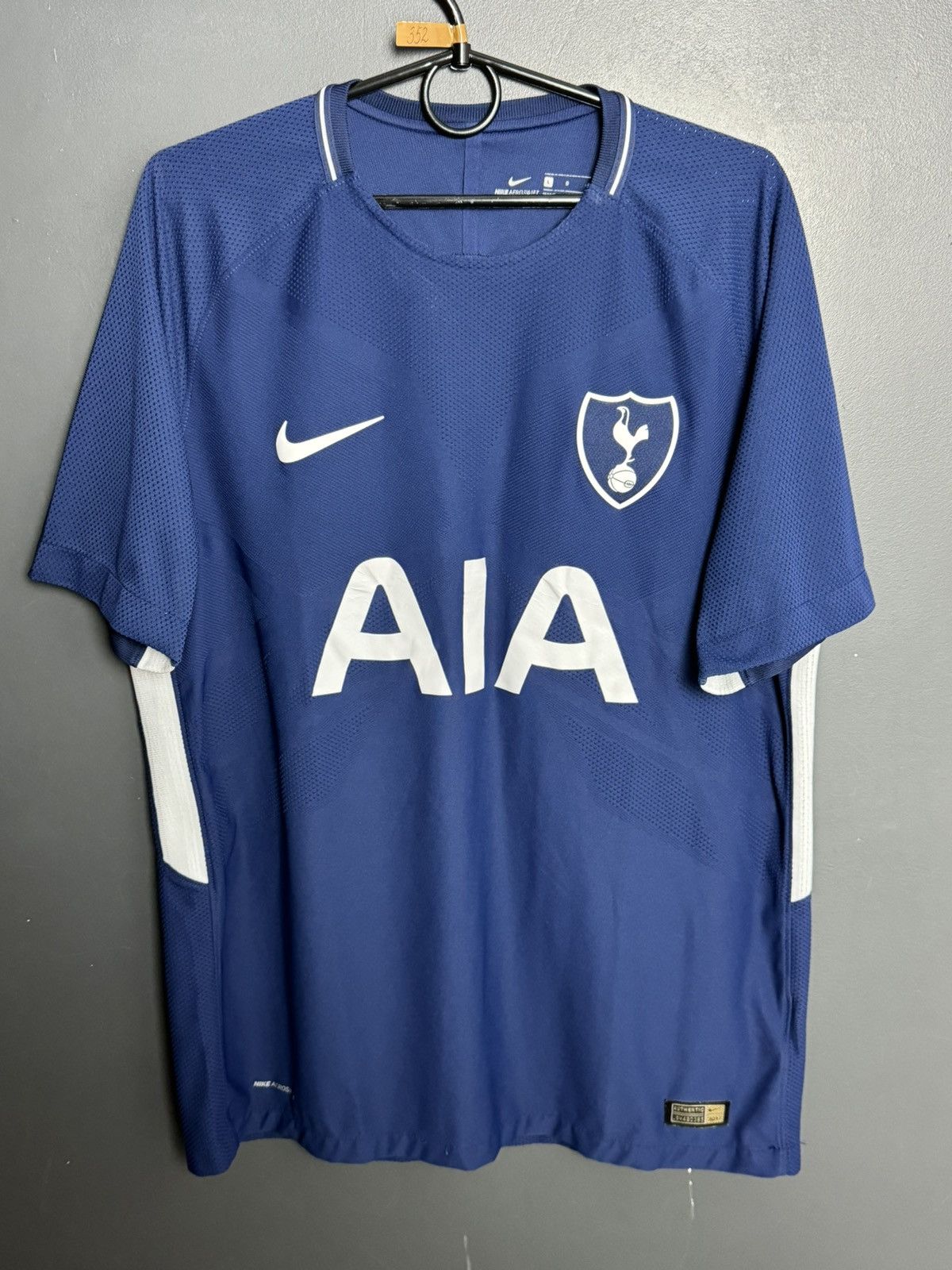 Nike Tottenham Hotspur 17/18 Away Football Jersey Size US L / EU 52-54 / 3 - 1 Thumbnail