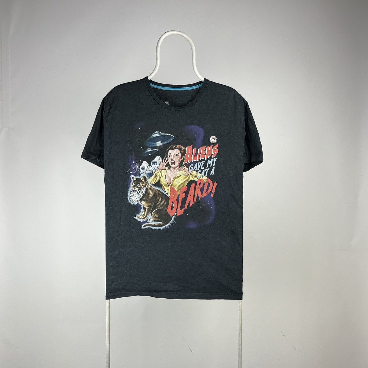 Band Tees Aliens gave my cat a beard T-shirt movie size Large Size US L / EU 52-54 / 3 - 1 Thumbnail