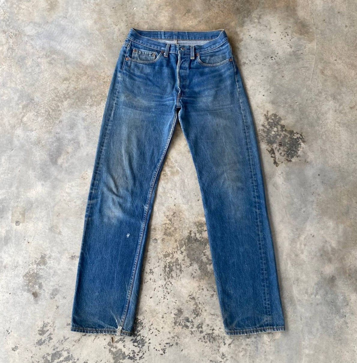 Levi's Vintage Clothing VINTAGE 1992 LEVIS 501xx BLUEWASH FADED BUTTON 520 W31X32.5" Size US 31 - 1 Thumbnail