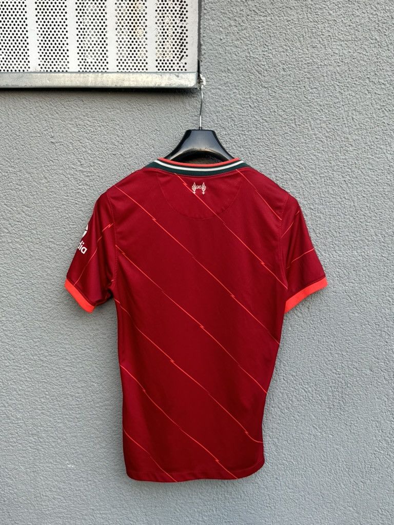 Nike LIVERPOOL 2020 2021 HOME FOOTBALL SHIRT SOCCER JERSEY NIKE Size US S / EU 44-46 / 1 - 10 Thumbnail