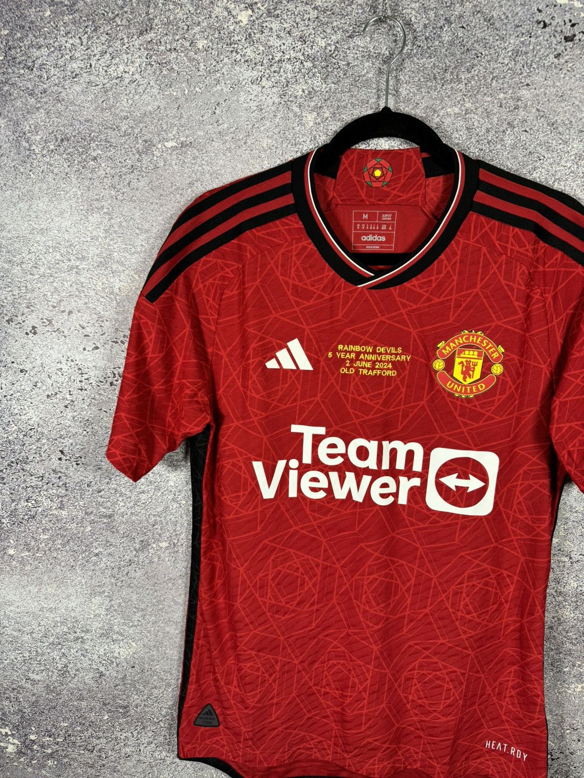 Adidas Manchester United 2023/24 Adidas Jersey Rainbow Devils M sz Size US M / EU 48-50 / 2 - 3 Thumbnail