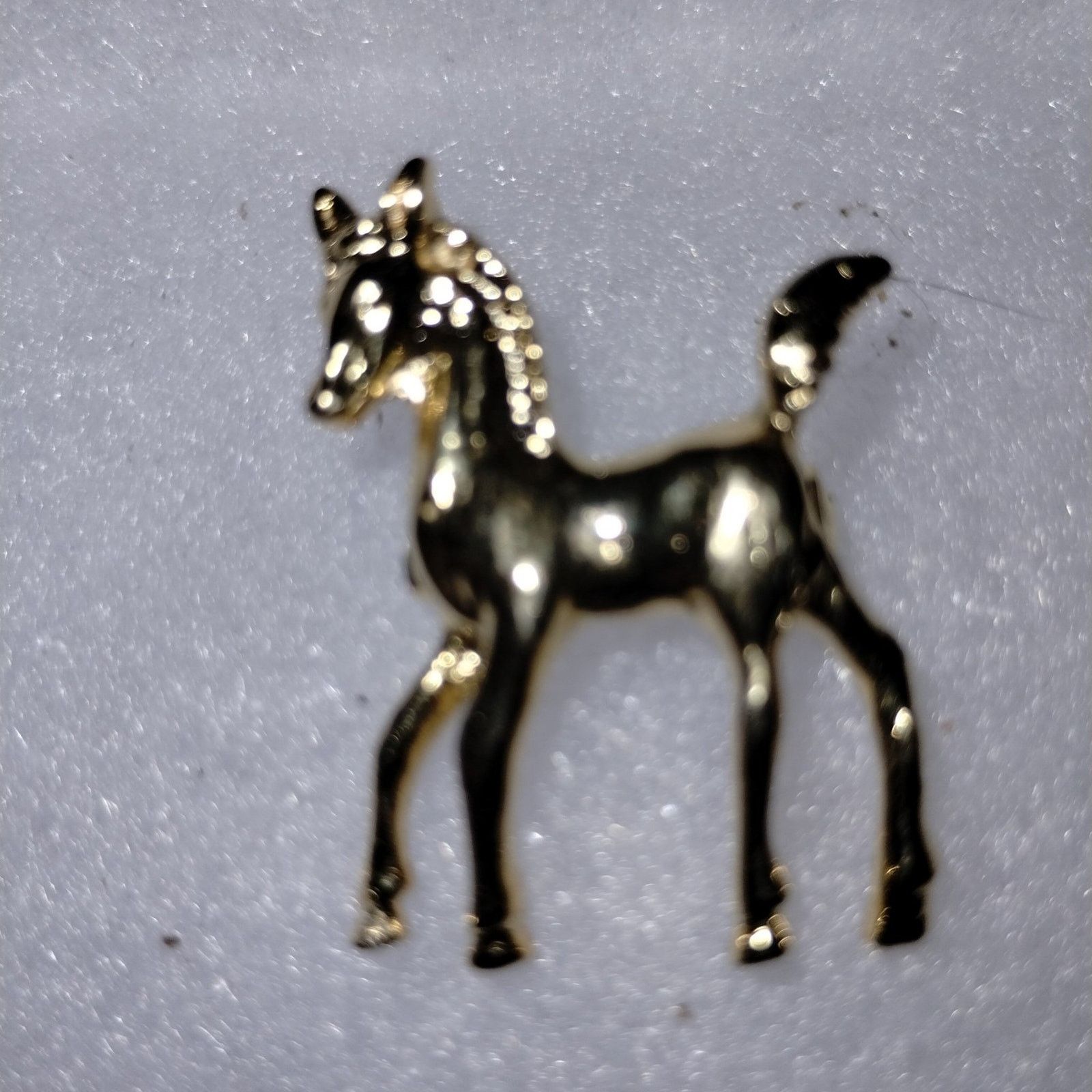 Vintage Very beautiful golden vintage horse pin brooch Size ONE SIZE - 1 Preview