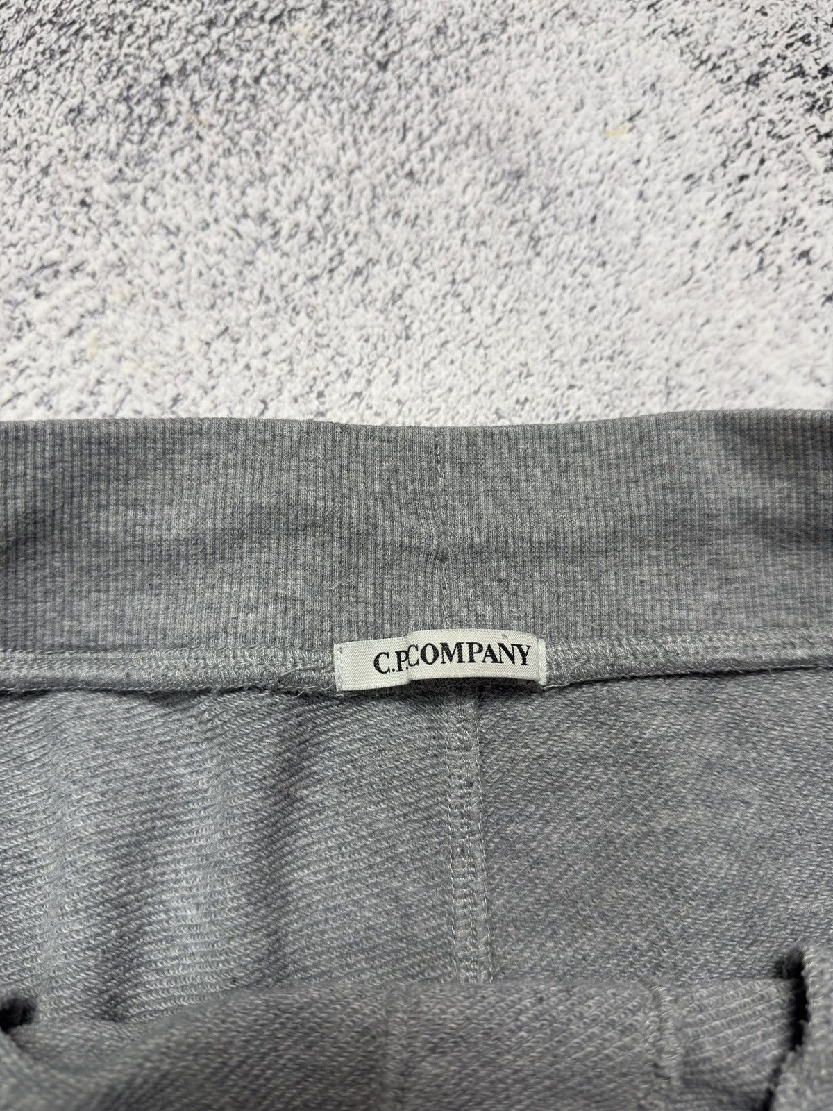 C.P. Company C.P. Company Diagonal Raised Fleece Cargo Grey Sweatpants Size US 32 / EU 48 - 8 Thumbnail