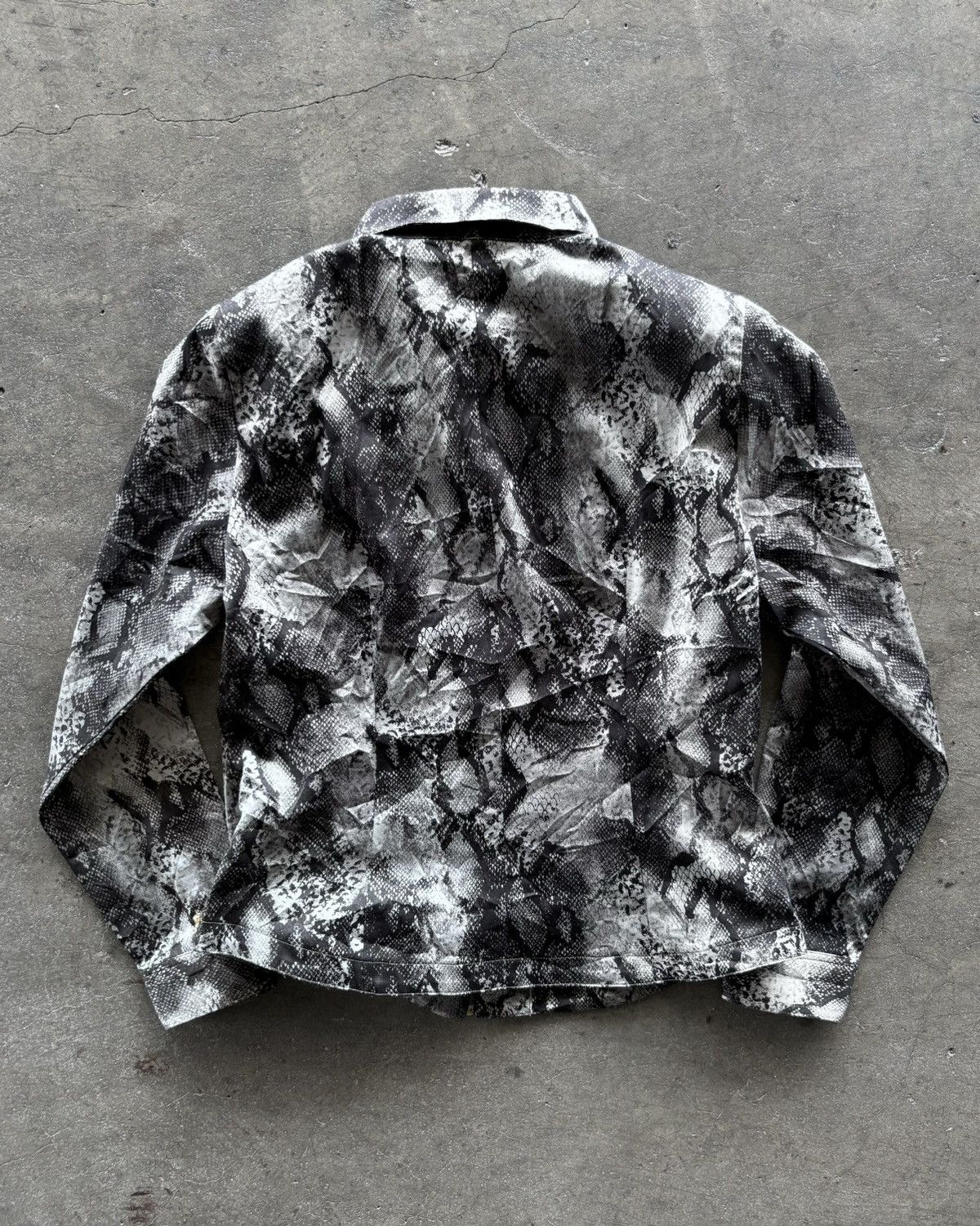 If Six Was Nine × Japanese Brand × Le Grande Bleu (L.G.B.) Ruby Glass Sports Snake Skin Zip Up Jacket Size US M / EU 48-50 / 2 - 6 Thumbnail