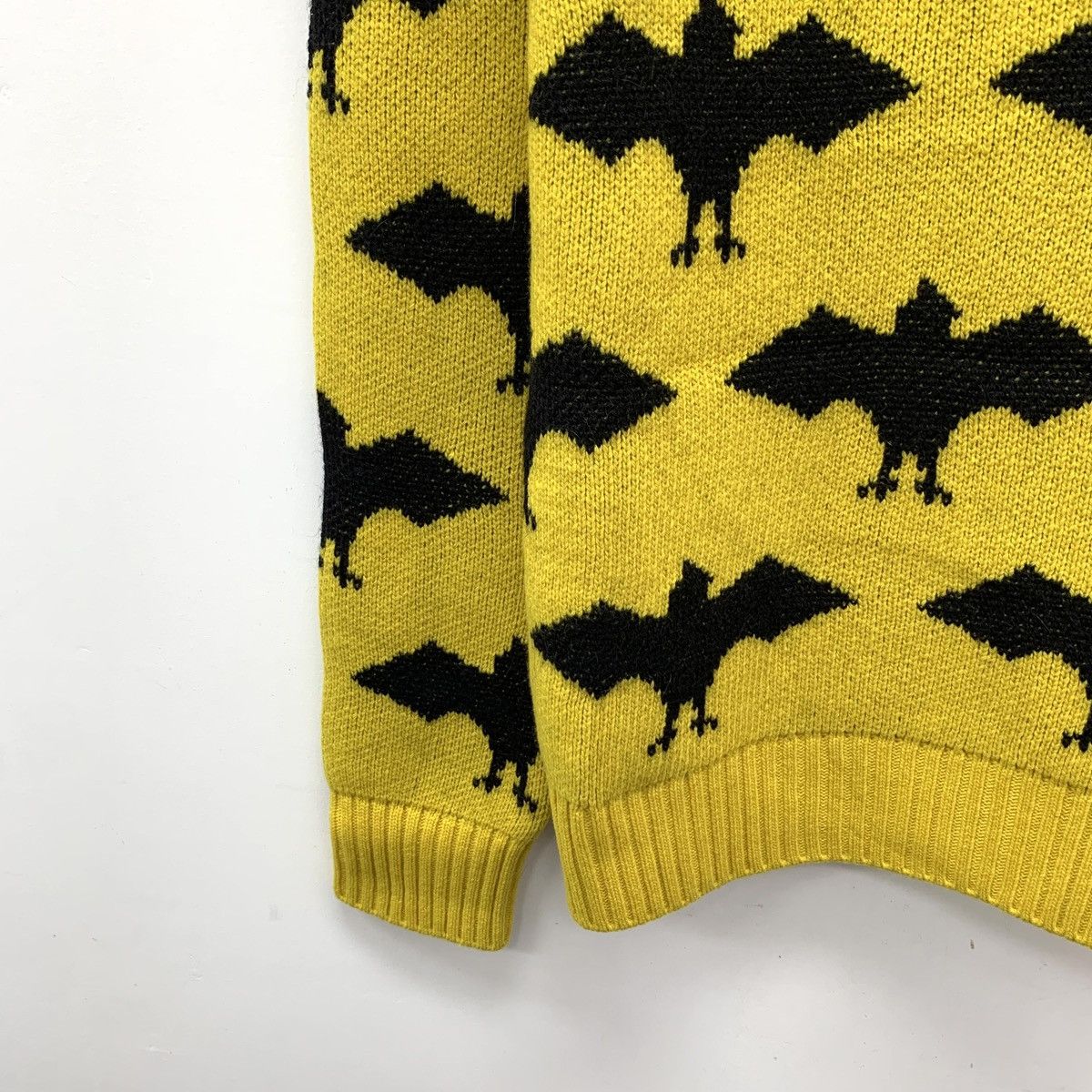 Gucci Gucci Yellow Bat Intarsia Long Sleeve Knit Sweater K26WX Size S / US 4 / IT 40 - 4 Thumbnail