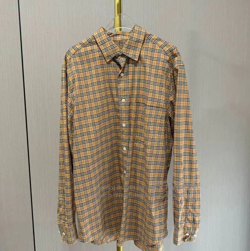 Burberry Burberry Khaki Check Cotton Women's Shirt. Size M / US 6-8 / IT 42-44 - 1 Thumbnail