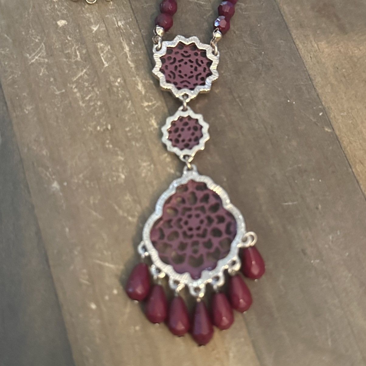 Other Charming Charlie gold filigree drop pendant bead necklace Size ONE SIZE - 4 Thumbnail