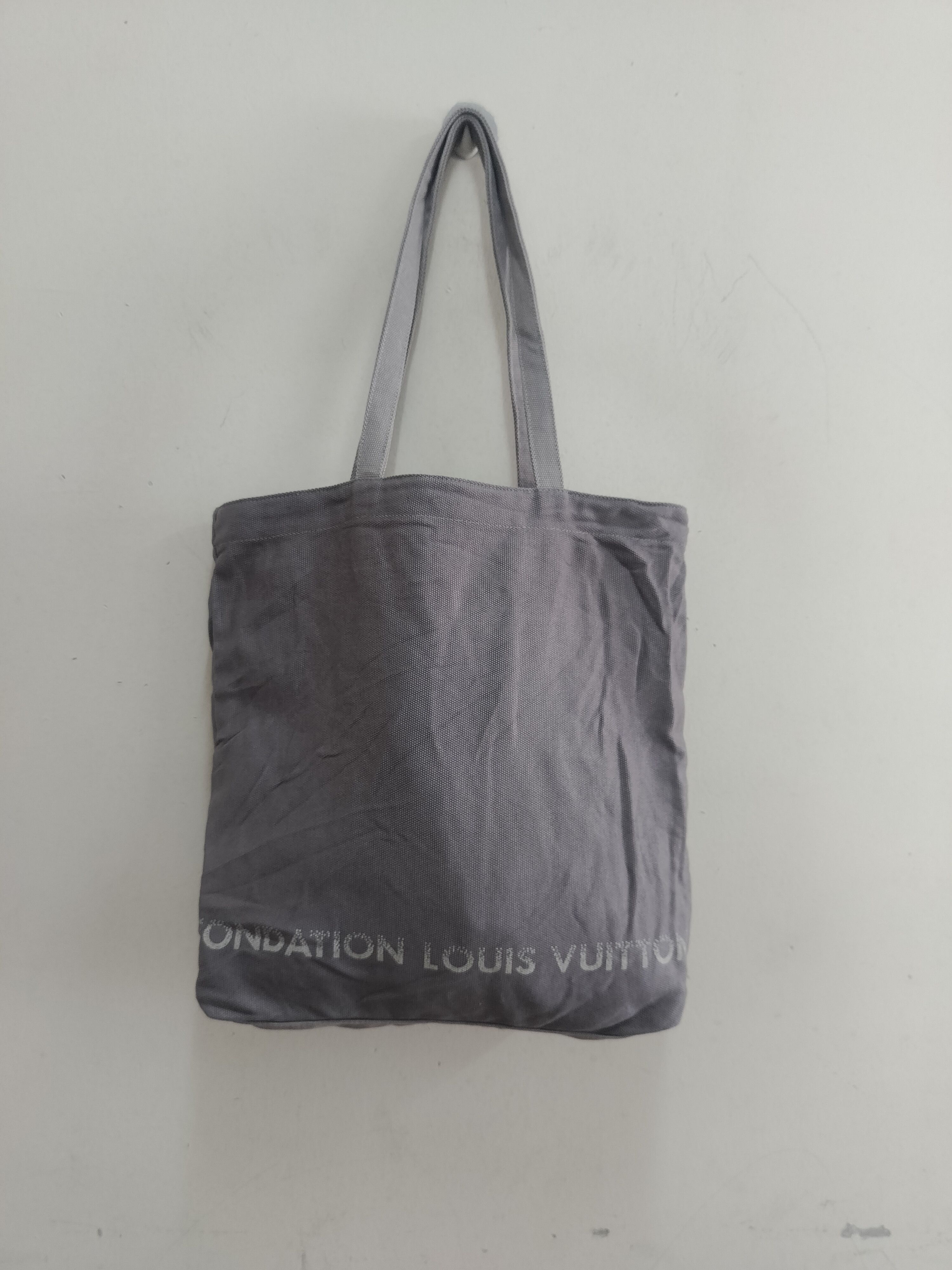 Louis Vuitton Foundation Louis Vuitton tote bag Size ONE SIZE - 1 Thumbnail