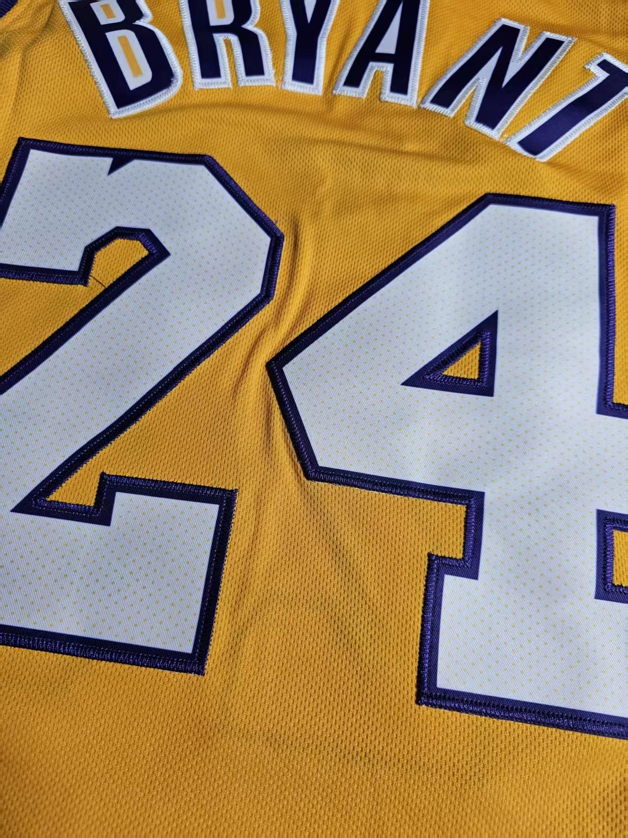 NBA Los Angeles Lakers 24 Kobe Bryant Jersey Yellow Size US XL / EU 56 / 4 - 4 Thumbnail