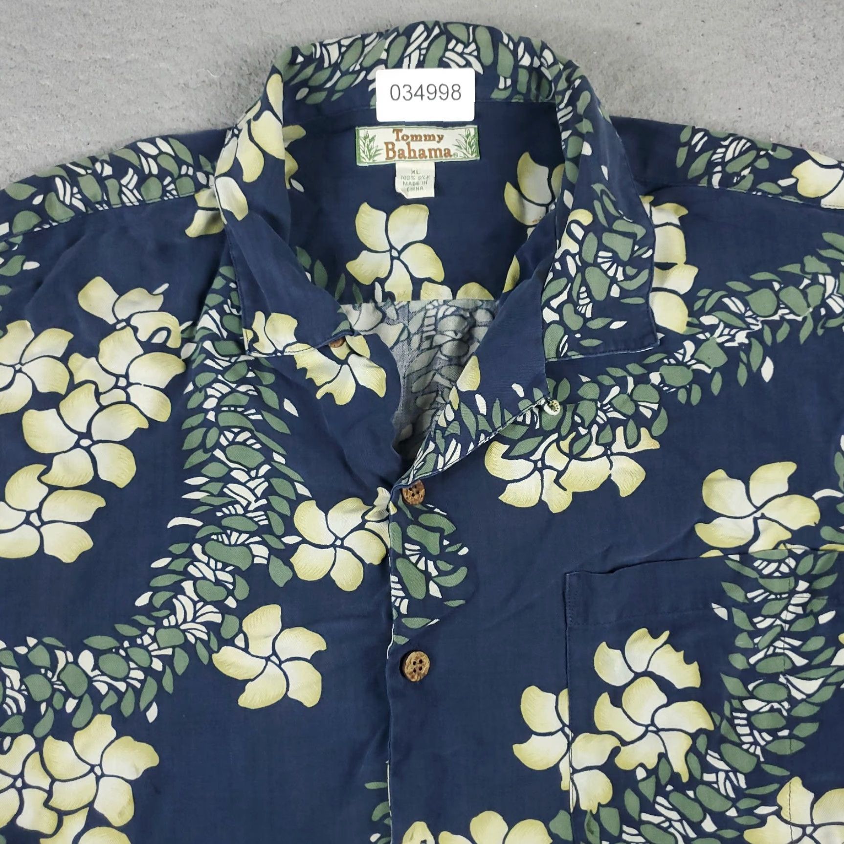 Tommy Bahama Tommy Bahama Shirt Mens XL Blue Aloha Camp Hawaiian Button Up Short Sleeve Size US XL / EU 56 / 4 - 2 Thumbnail