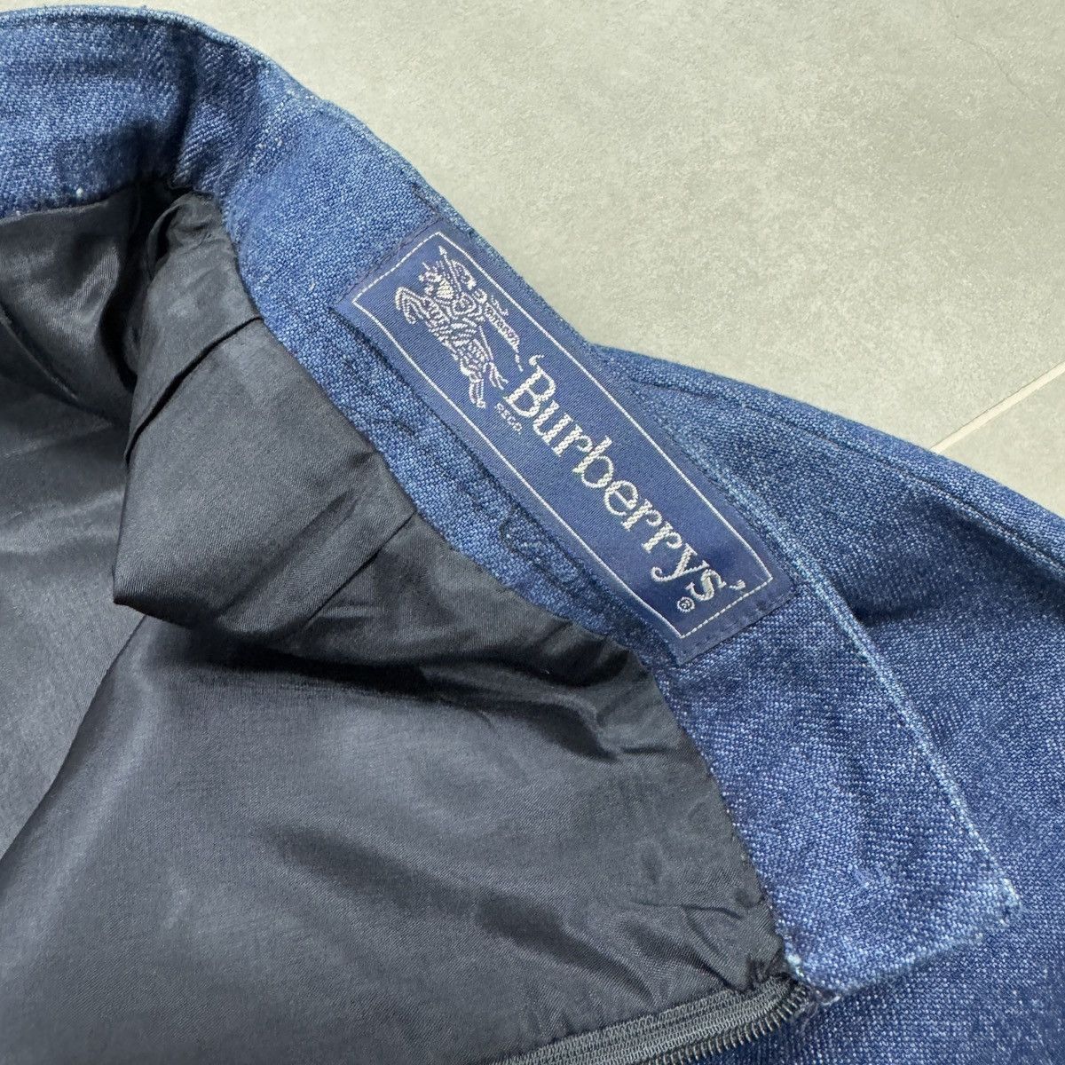 Burberry × Vintage Vintage Burberry Women Denim Skirt Size 40 Made in France Size 28" / US 6 / IT 42 - 7 Thumbnail
