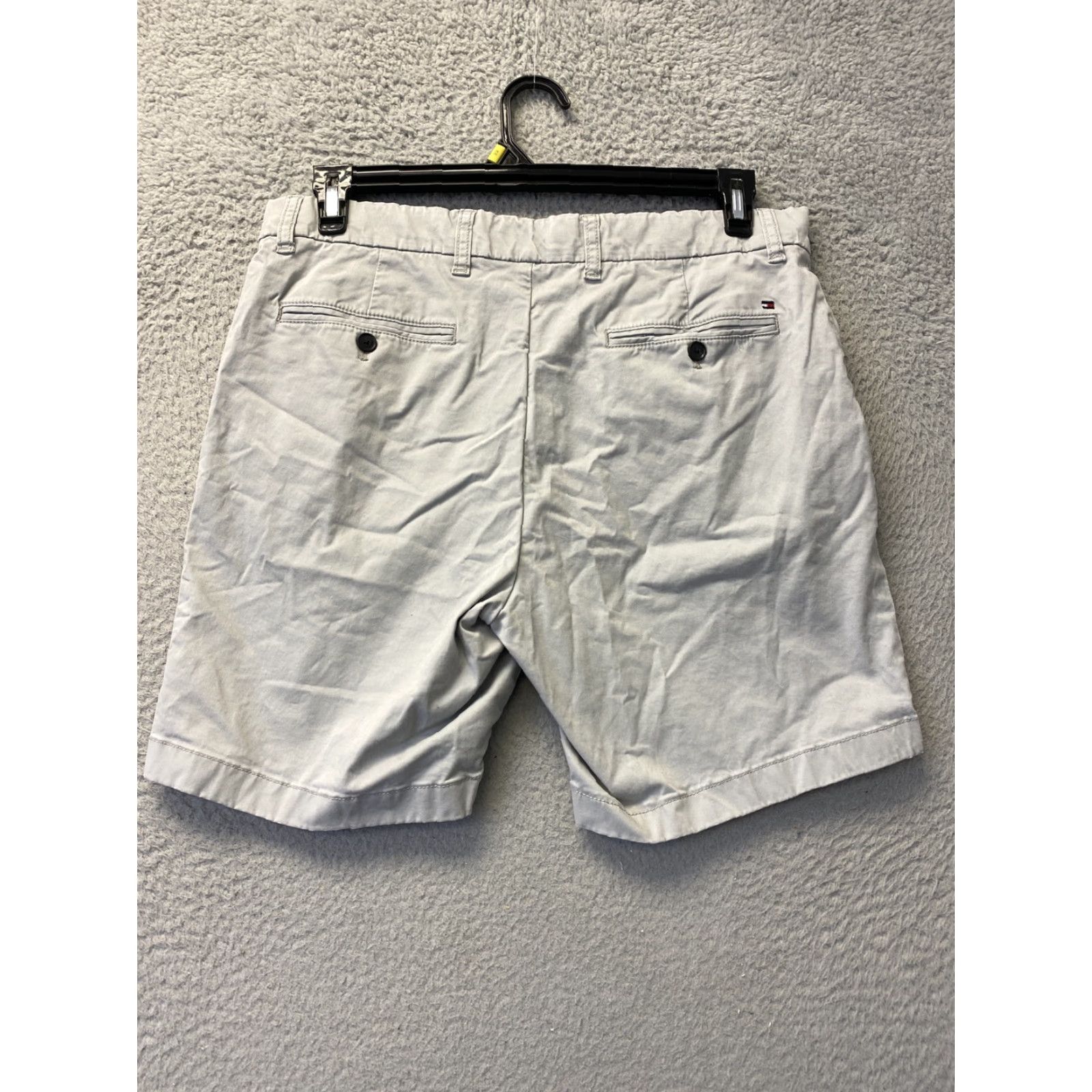 Tommy Hilfiger Tommy Hilfiger Shorts Mens 32 Bermuda Gray Flat Front Golf Rugby /96-51 Regular Size 32 Bermuda Gray Front Flat Knit? Size US 32 / EU 48 - 6 Thumbnail