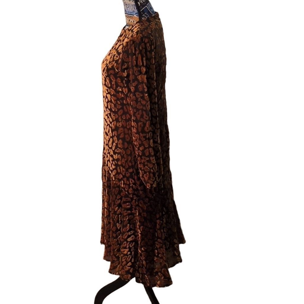 Other Belladonna Cheetah Velour Midi Long Sleeve Dress Size Small Size S / US 4 / IT 40 - 3 Thumbnail