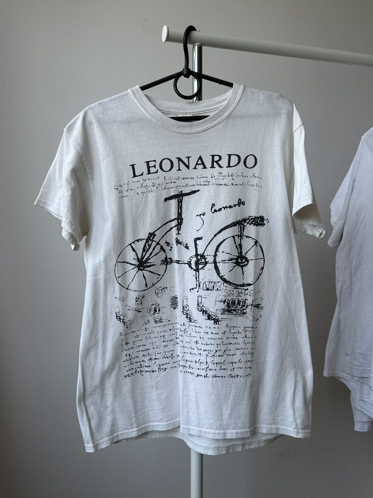 Vintage Vintage Leonardo Da Vinci Paris Bike Art T-shirt Size US M / EU 48-50 / 2 - 1 Thumbnail