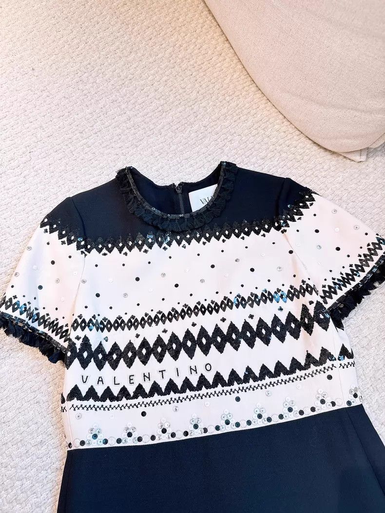 Valentino Valentino Heavy sequins + beaded embroidered logo black a Size S / US 4 / IT 40 - 2 Thumbnail