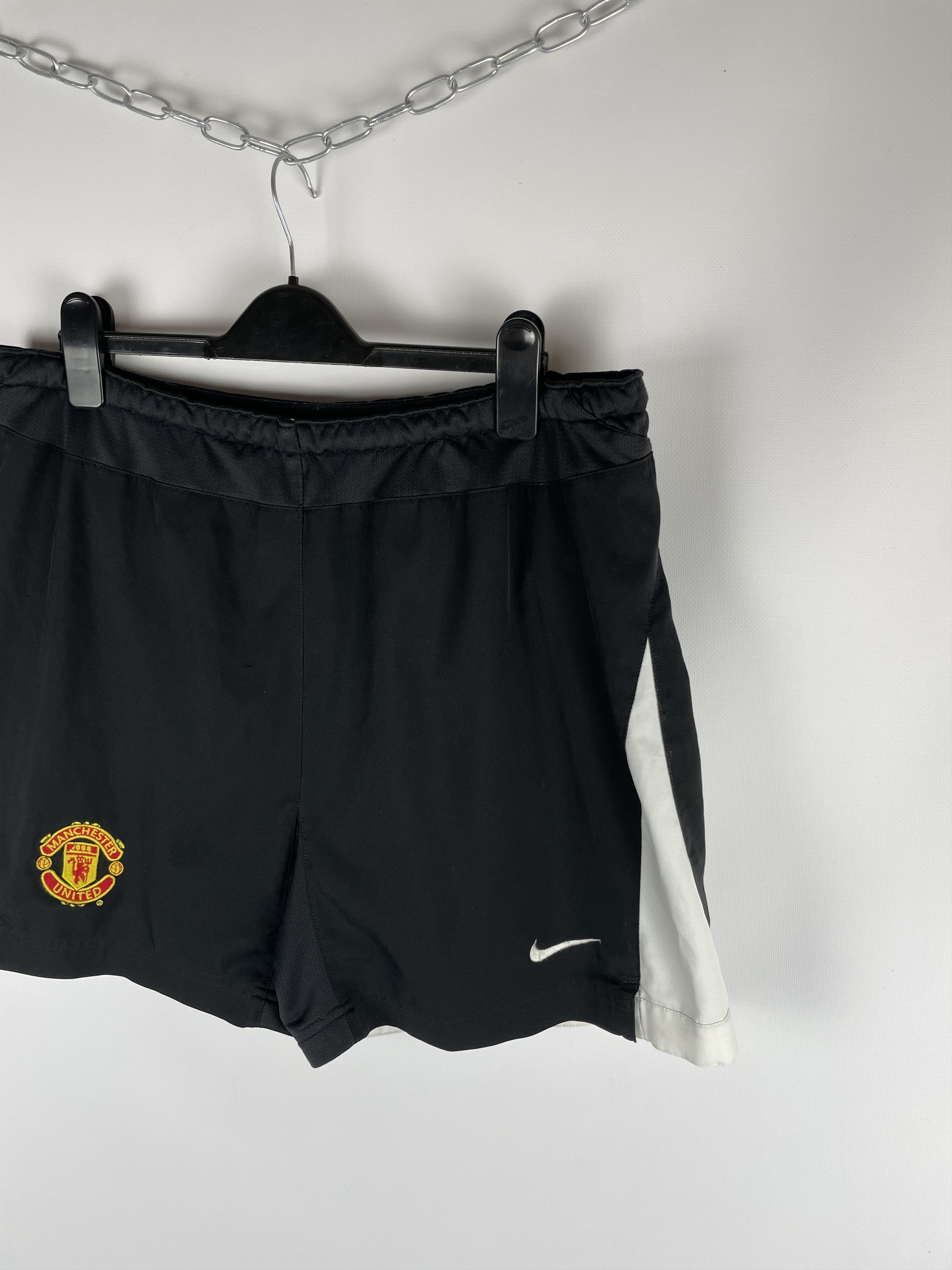 Nike × Vintage Mens Vintage Adidas FC Manchester United shorts soccer rare Size US 32 / EU 48 - 3 Thumbnail