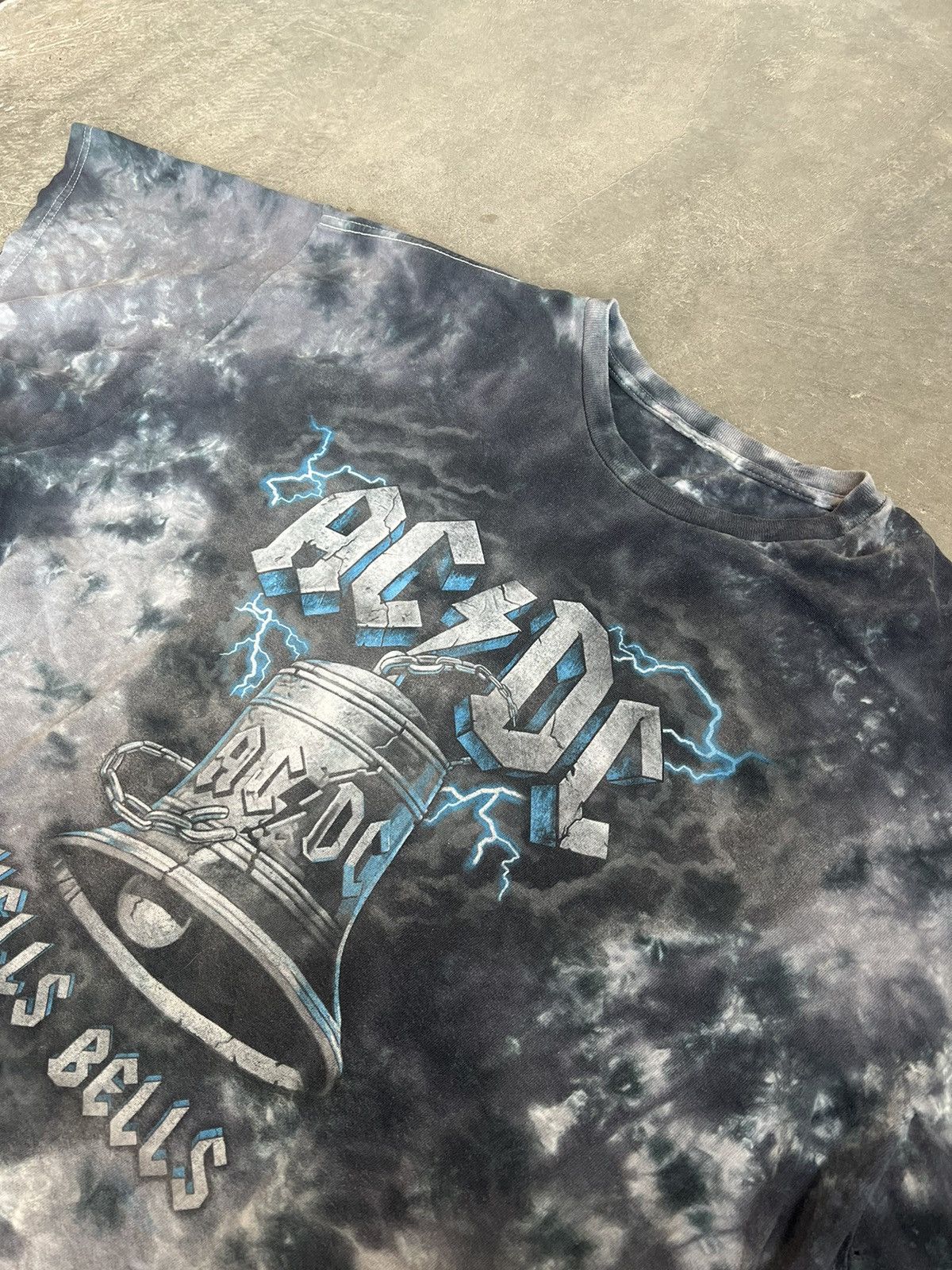 AC/DC VINTAGE ROCK AC/DC “HELLS BELLS” T-SHIRT Size US XL / EU 56 / 4 - 1 Thumbnail