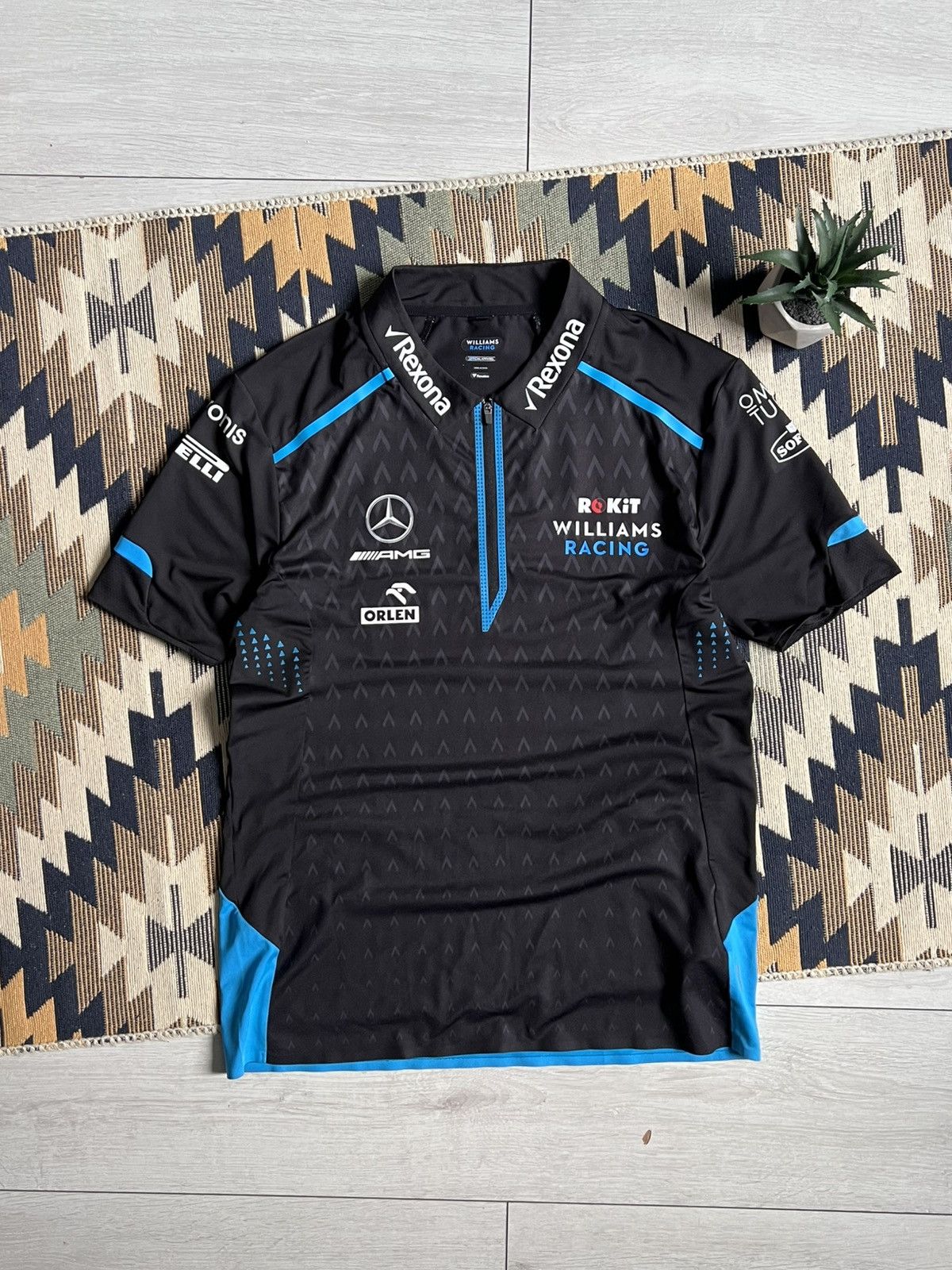 Formula 1 Williams Racing AMG F1 2019 Teamwear 1/3 Zip Polo Shirt Size US M / EU 48-50 / 2 - 1 Thumbnail