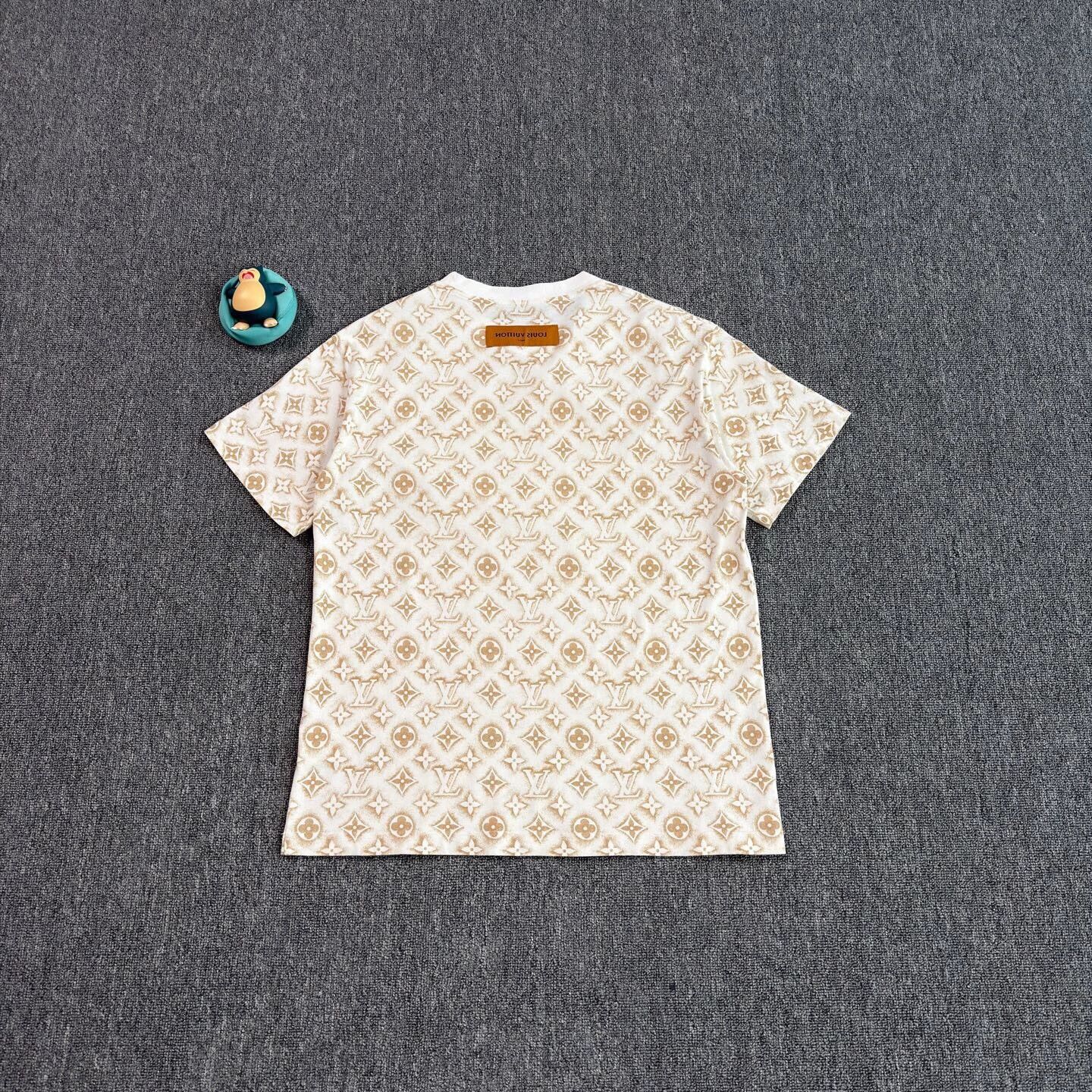 Louis Vuitton LV Beige Allover Print Short Sleeve Tee S Near New Size US S / EU 44-46 / 1 - 2 Thumbnail