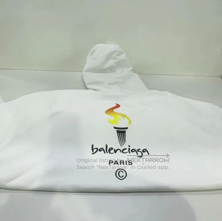 Balenciaga Balenciaga White Letter Print Long Sleeve Hoodie. Size US M / EU 48-50 / 2 - 8 Thumbnail