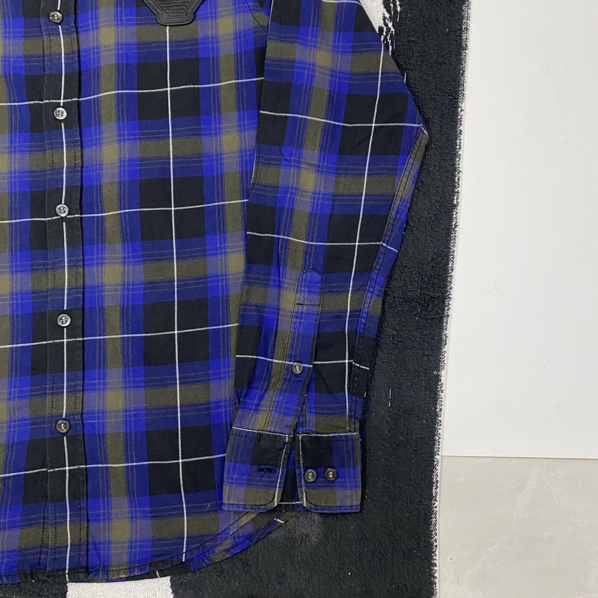 Giorgio Armani Shadow Plaid Armani Jeans button ups shirt with leather logo Size US XS / EU 42 / 0 - 6 Thumbnail