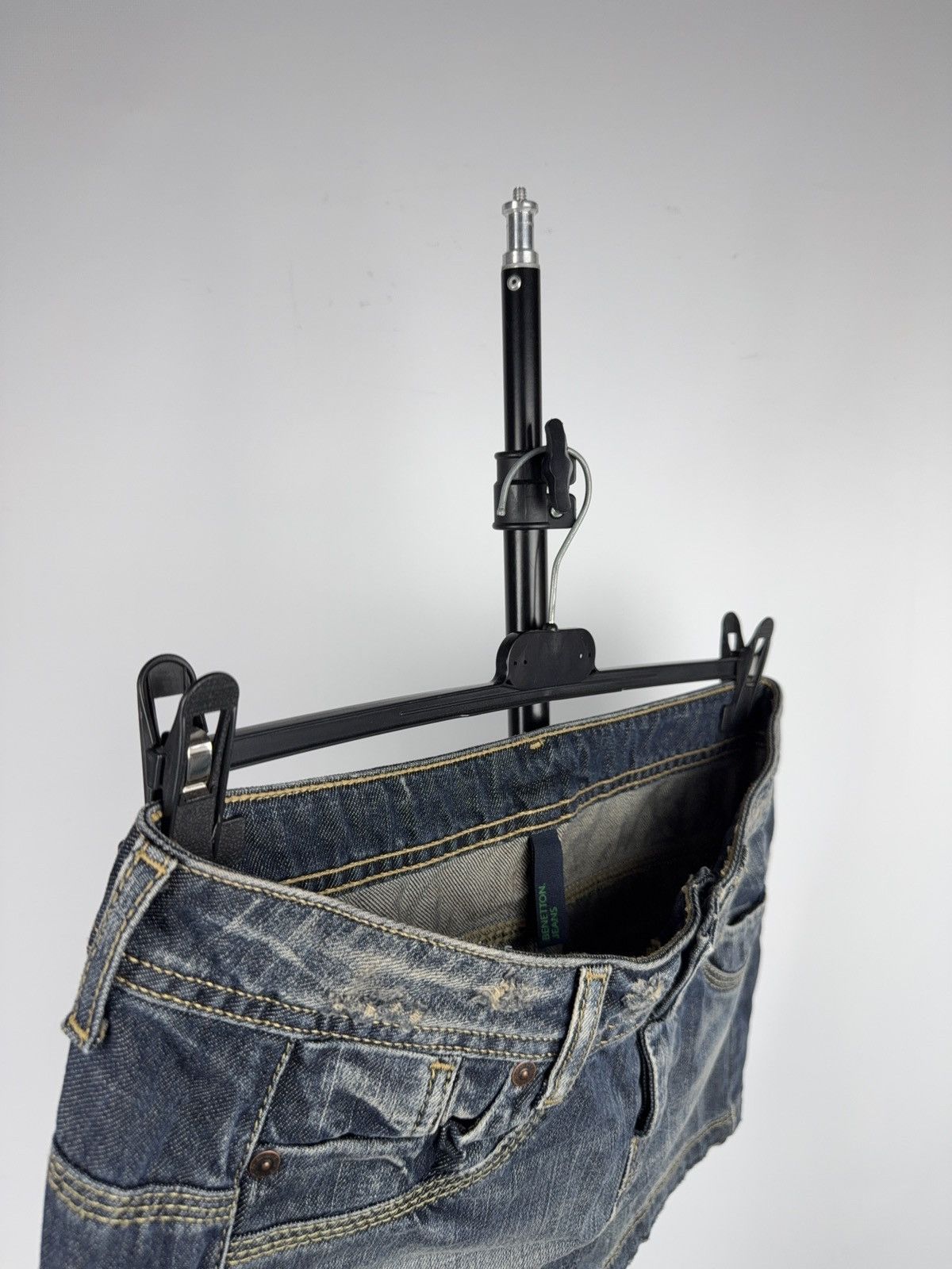 Benetton 00s Y2K Benetton Y2K Distressed Denim Mini Skirt Faded Wash Size 27" / US 4 / IT 40 - 9 Thumbnail