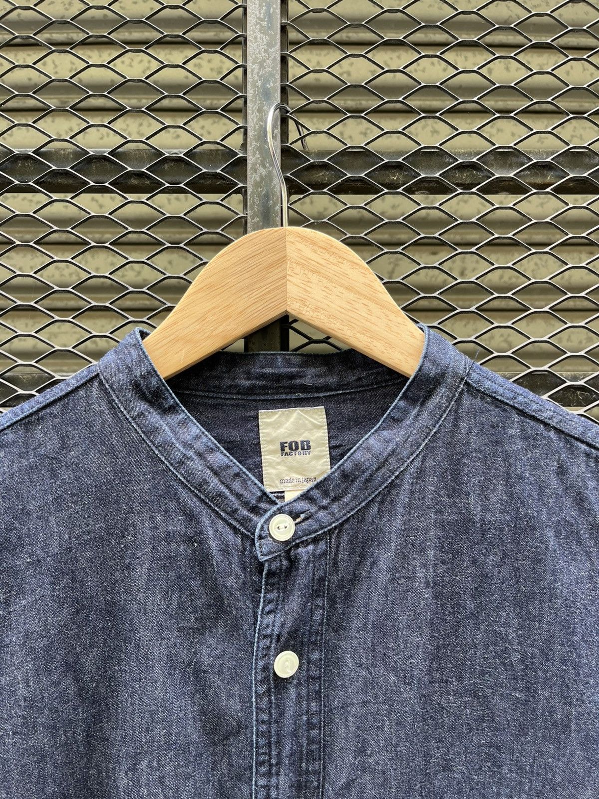 FOB Factory Japanese FOB Factory Denim Chambray Band Collar Workshirt Size US L / EU 52-54 / 3 - 4 Thumbnail