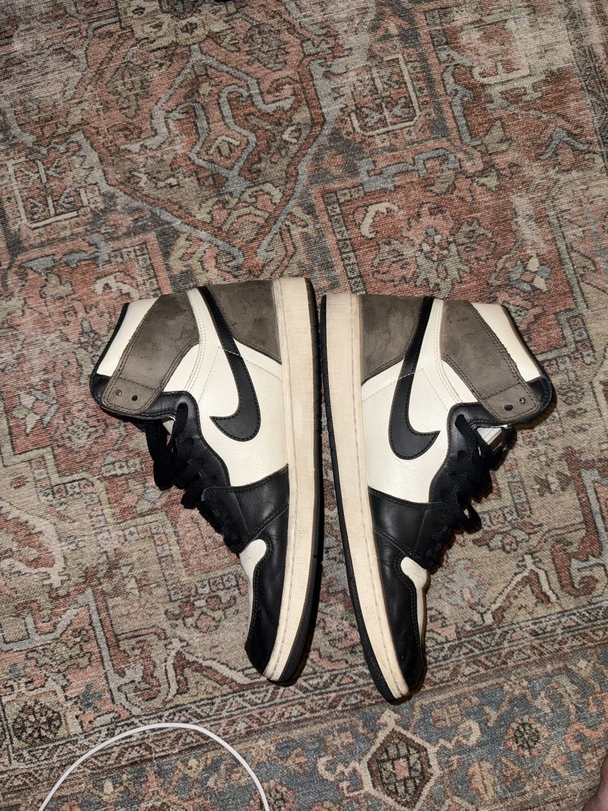 Jordan Brand Jordan 1 High “Mocha” Size US 13 / EU 46 - 4 Thumbnail