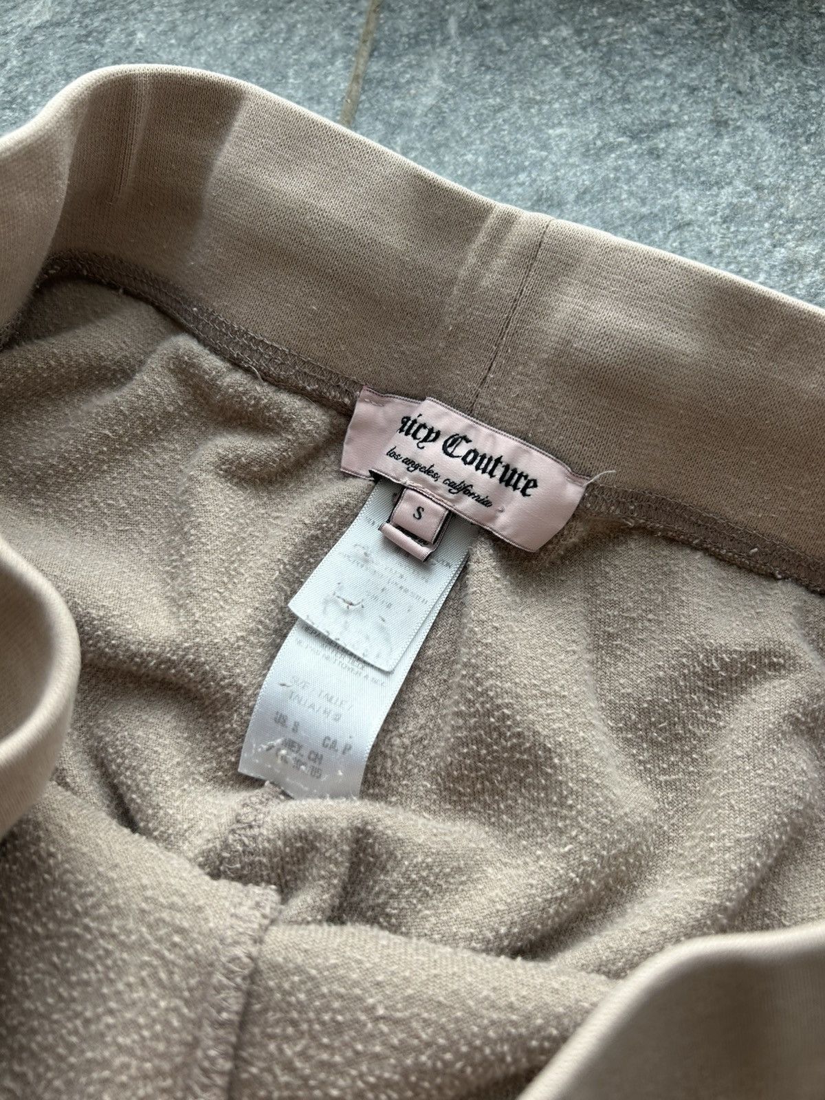 Juicy Couture Vintage sweatpants juicy couture velvet y2k small jogger Size 28" / US 6 / IT 42 - 5 Thumbnail