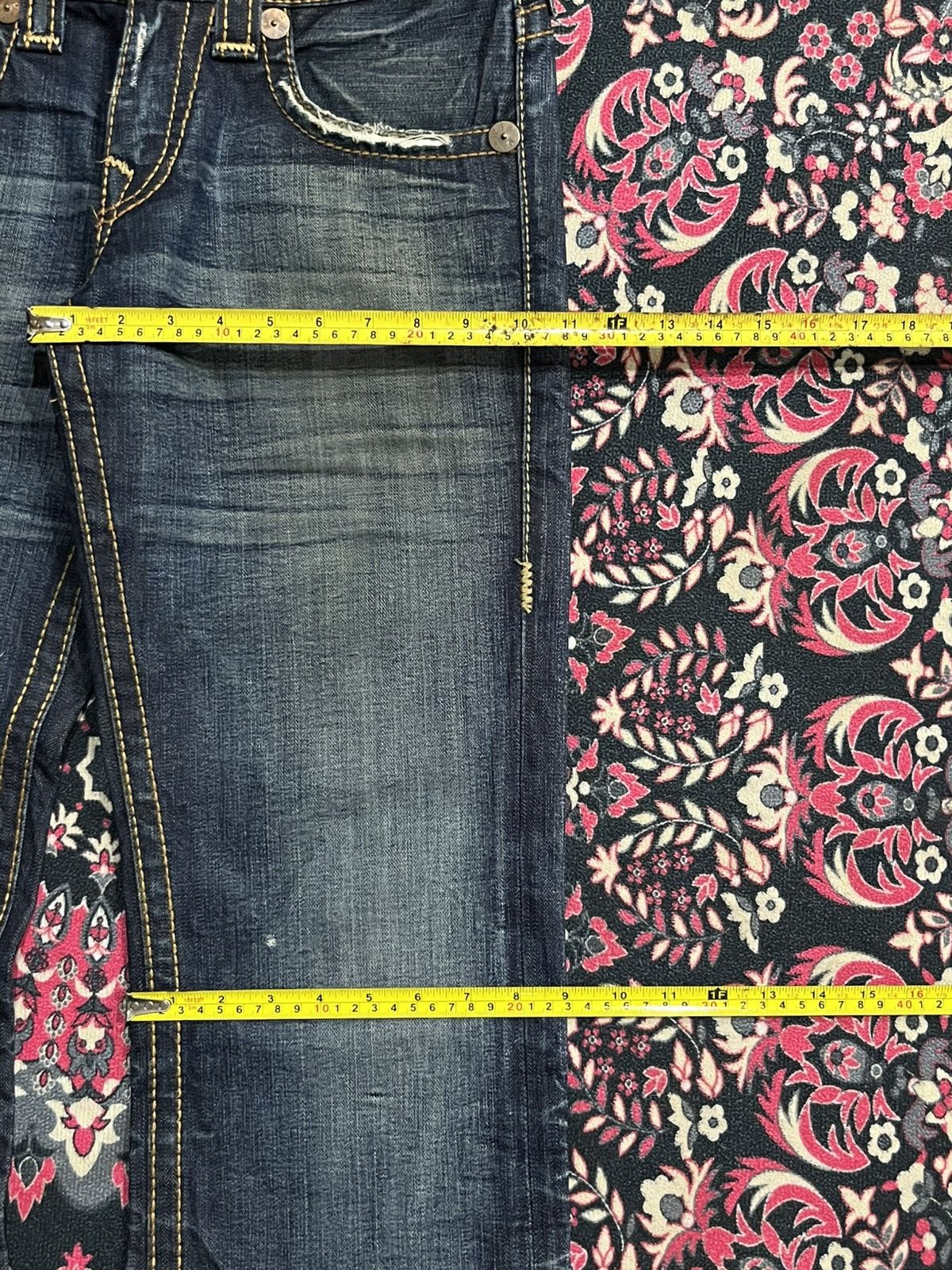 True Religion Vintage True Religion Dark Blue Distress Heavy Whisker Jeans Size US 30 / EU 46 - 14 Thumbnail