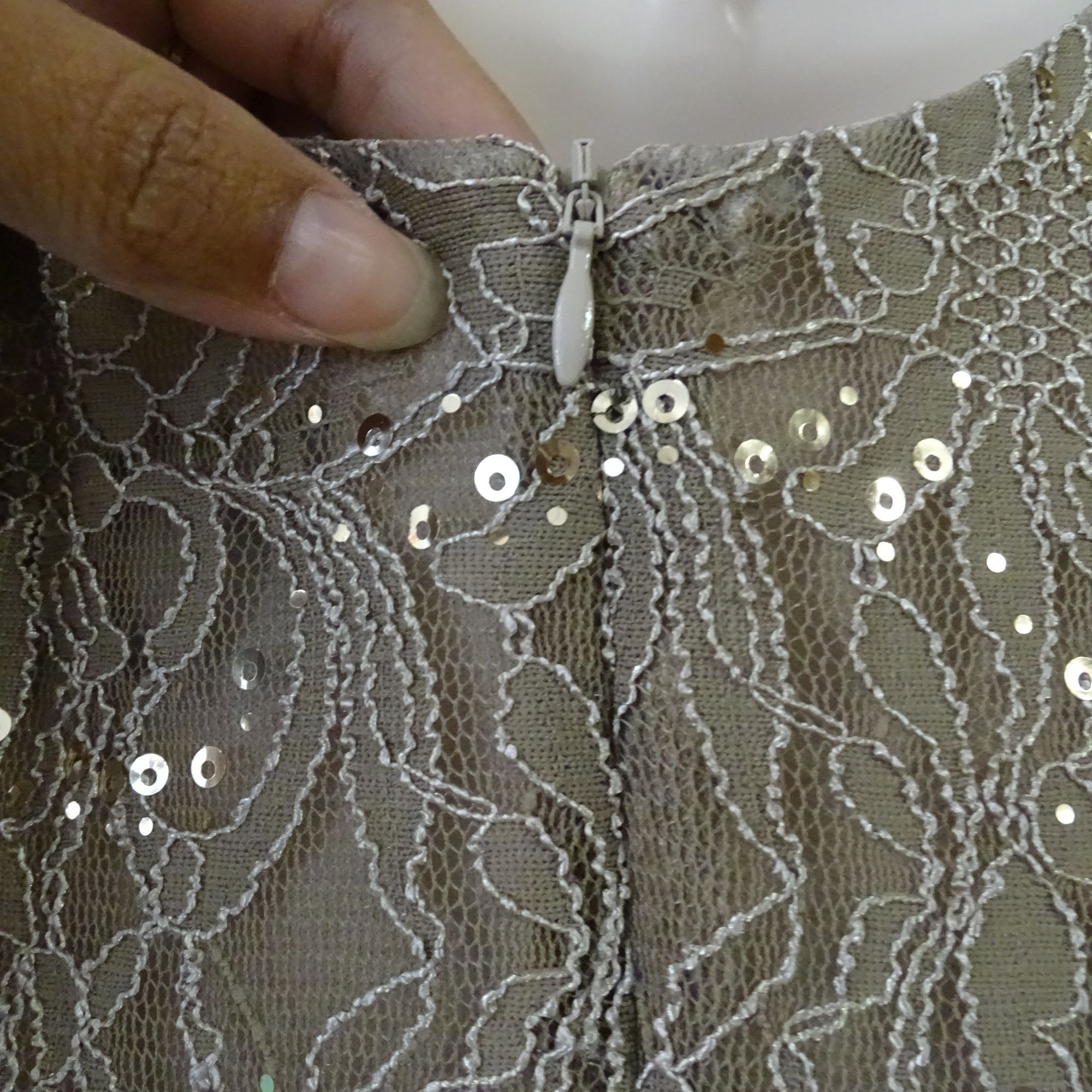 Vintage Vintage Ursula Of Switzerland Tan Lace Sleeveless Formal 14 Size XL / US 12-14 / IT 48-50 - 5 Thumbnail